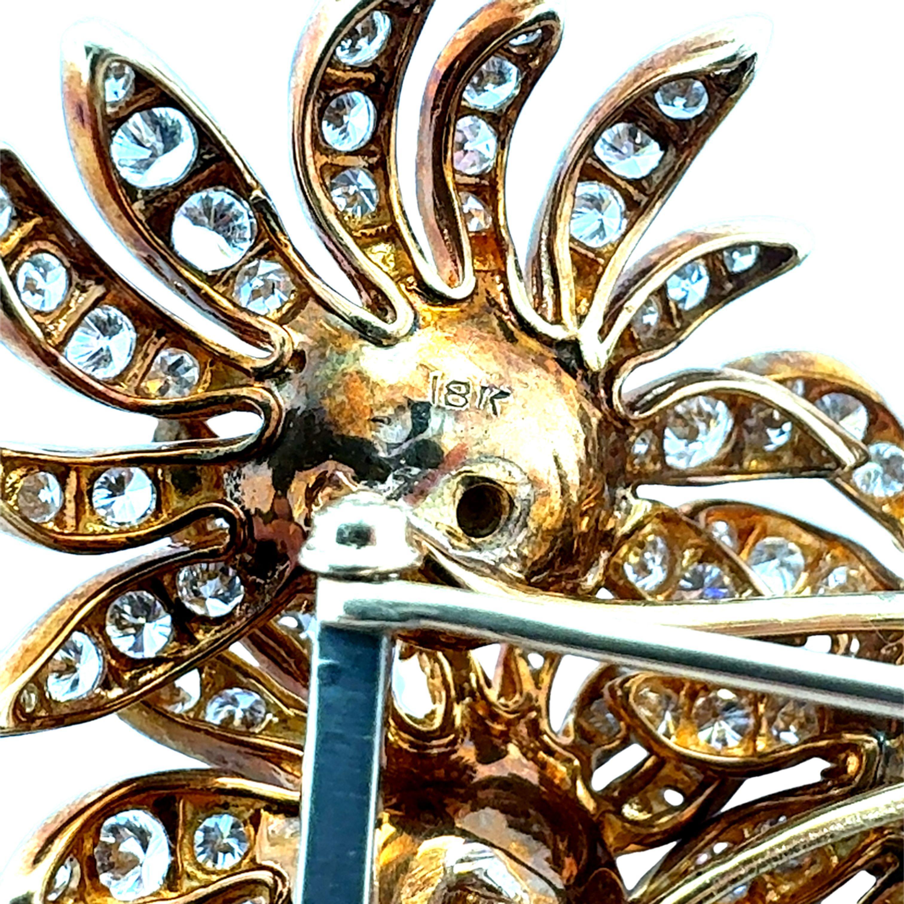 18k Yellow Gold and Platinum Floral Sunburst Diamond Brooch In Good Condition For Sale In Beverly Hills, CA