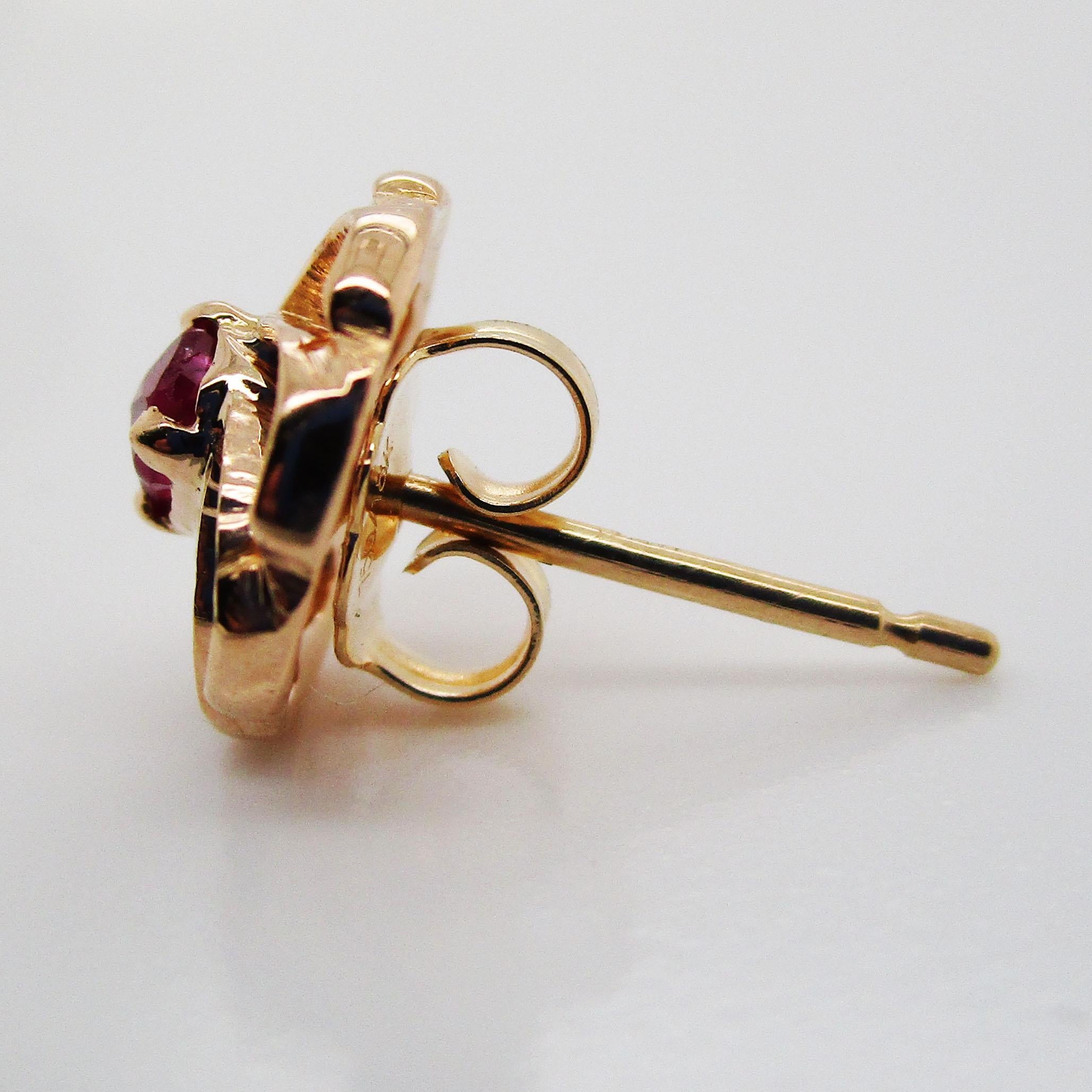 18 Karat Yellow Gold and Red Ruby Stud Earrings 5