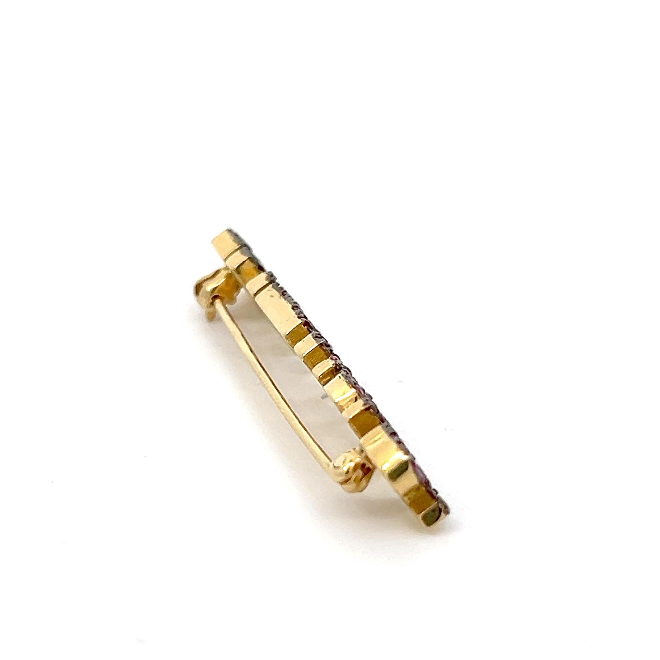 Round Cut 18k Yellow Gold and Rubies Showtime Pin For Sale