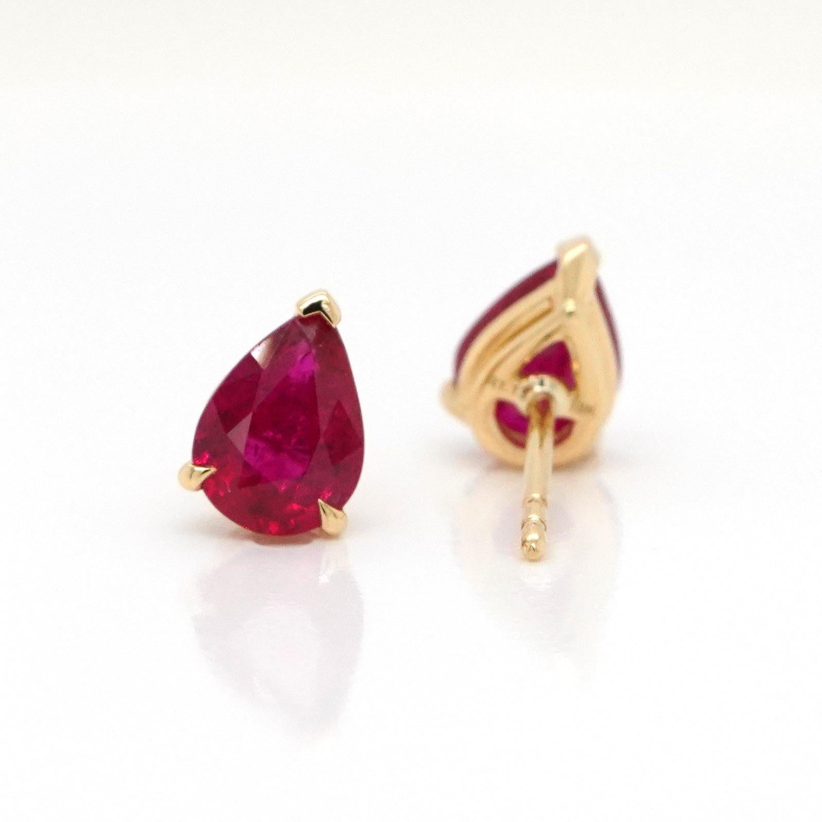 Pear Cut 18K Yellow Gold And Ruby Earrings 2.30 ct. For Sale