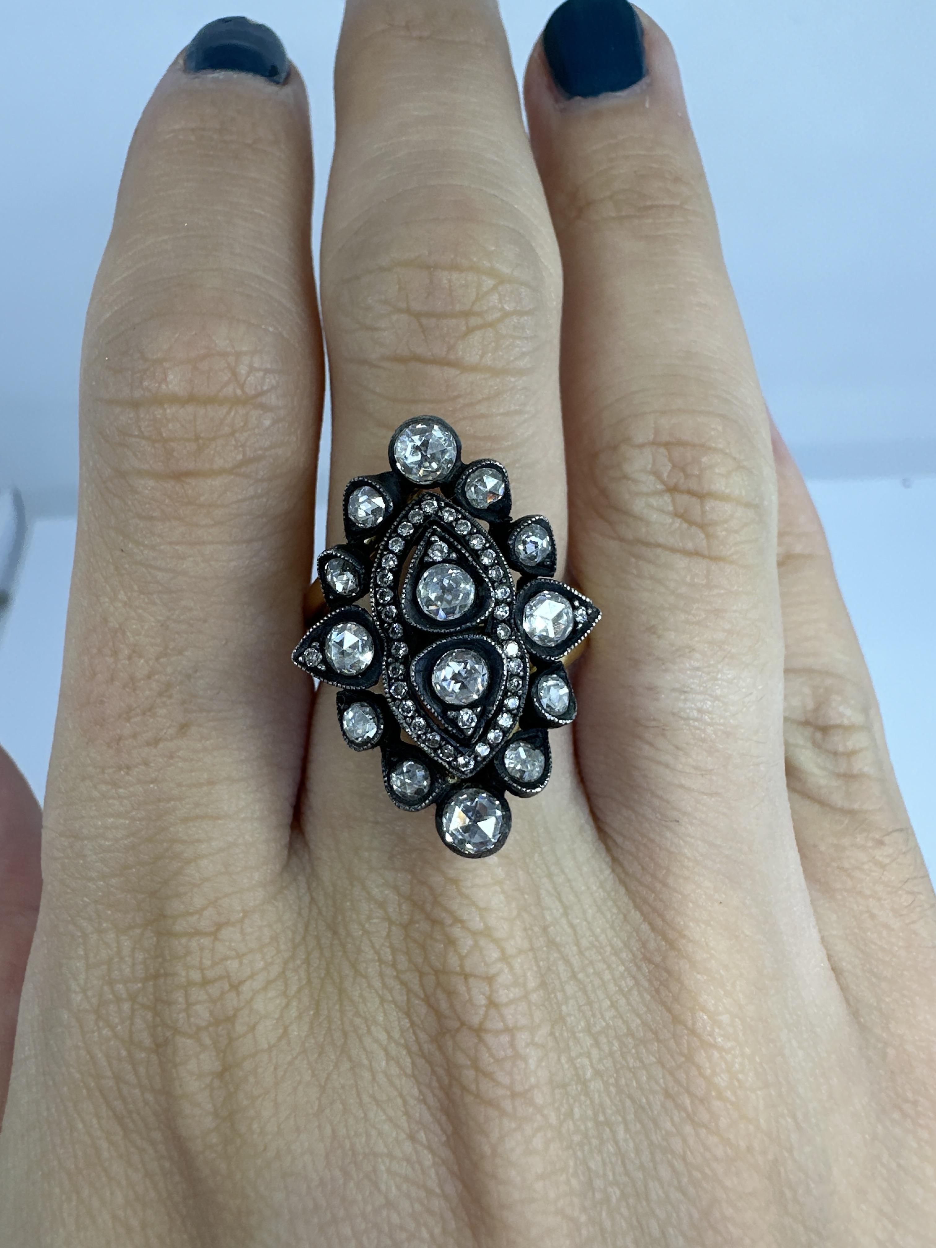 Bague cocktail en or jaune 18 carats et argent avec diamants taille rose en vente 1