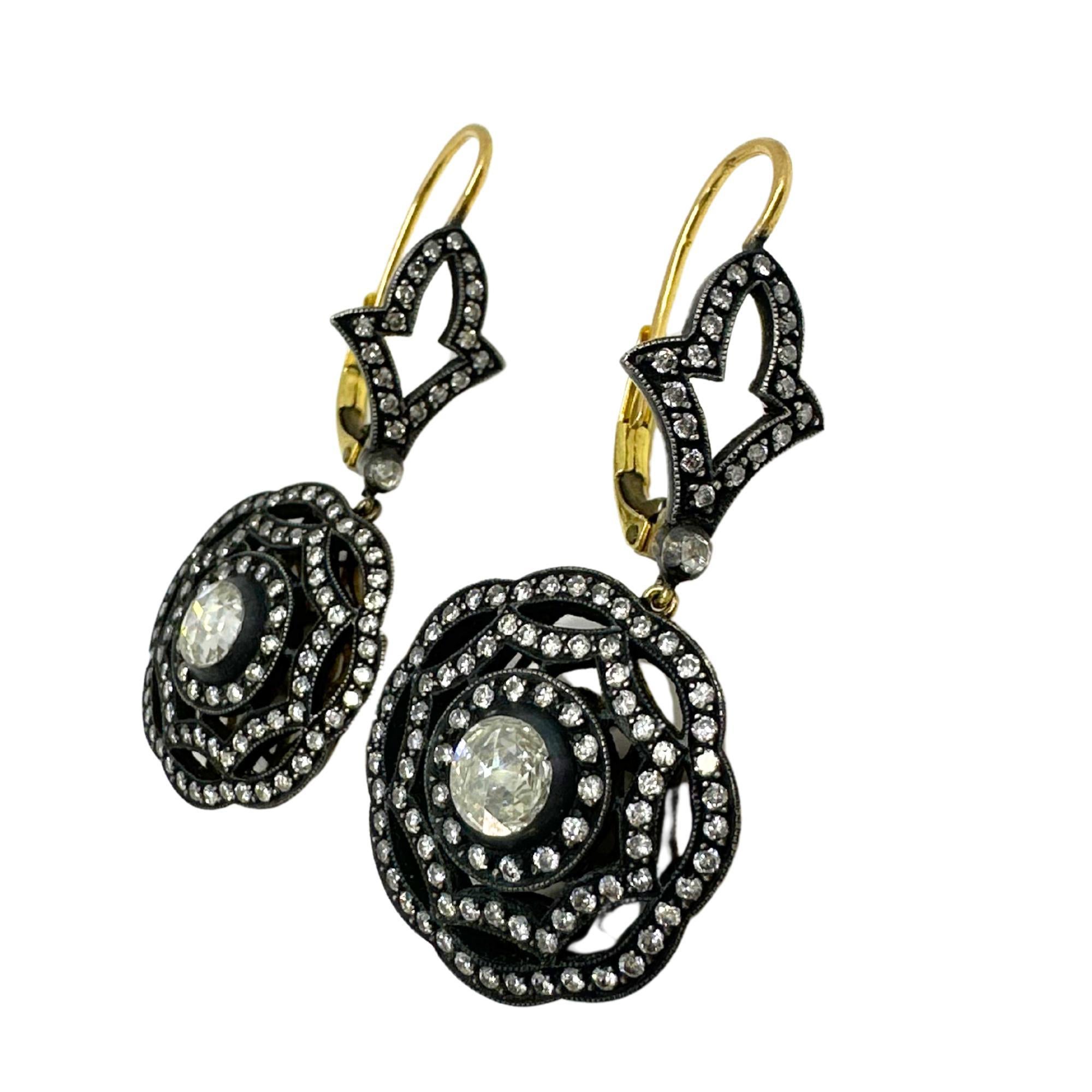 Pendientes de gota de diamante talla rosa superior de oro amarillo de 18 quilates y plata Corte rosa en venta