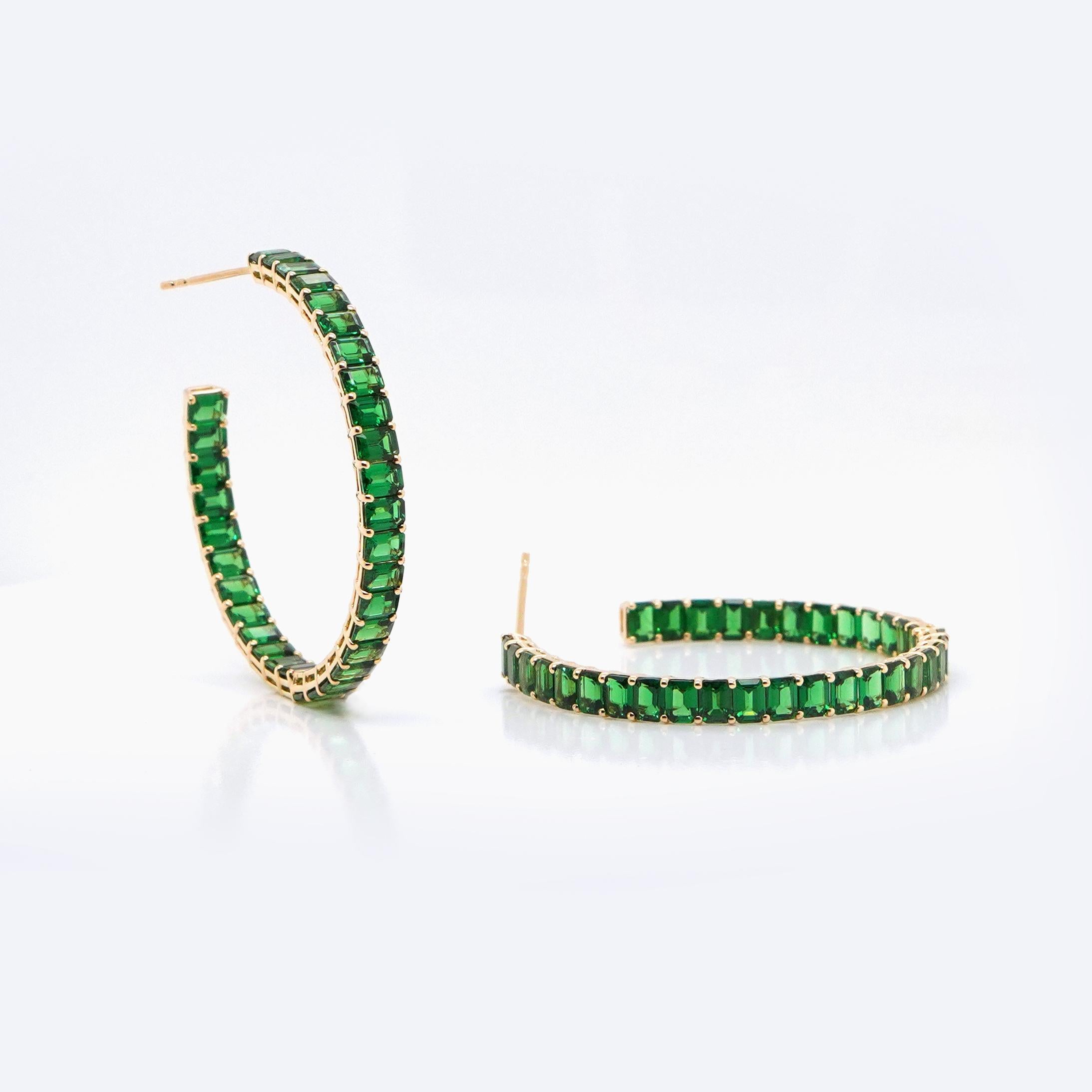 18K Yellow Gold And Tsavorite Loop Earrings 14.20 ct. In New Condition For Sale In New York, NY