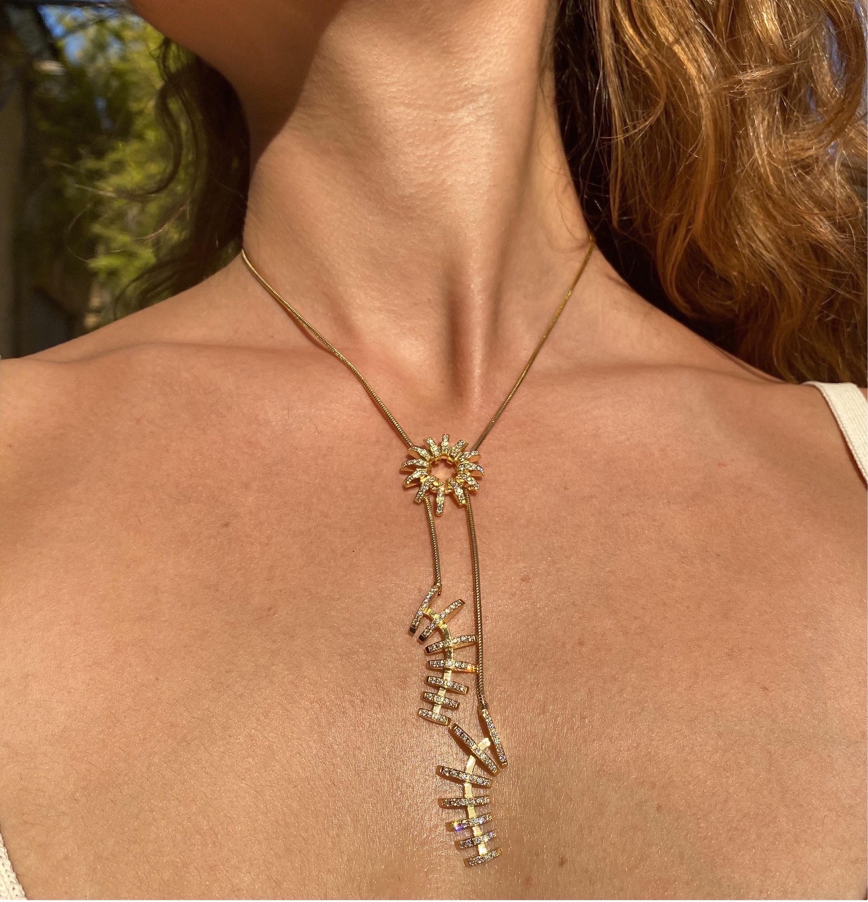 Maria Kotsoni- Zeitgenössische Sautoir-Halskette aus 18 Karat Gelbgold mit weißen Diamanten,  (Brillantschliff) im Angebot