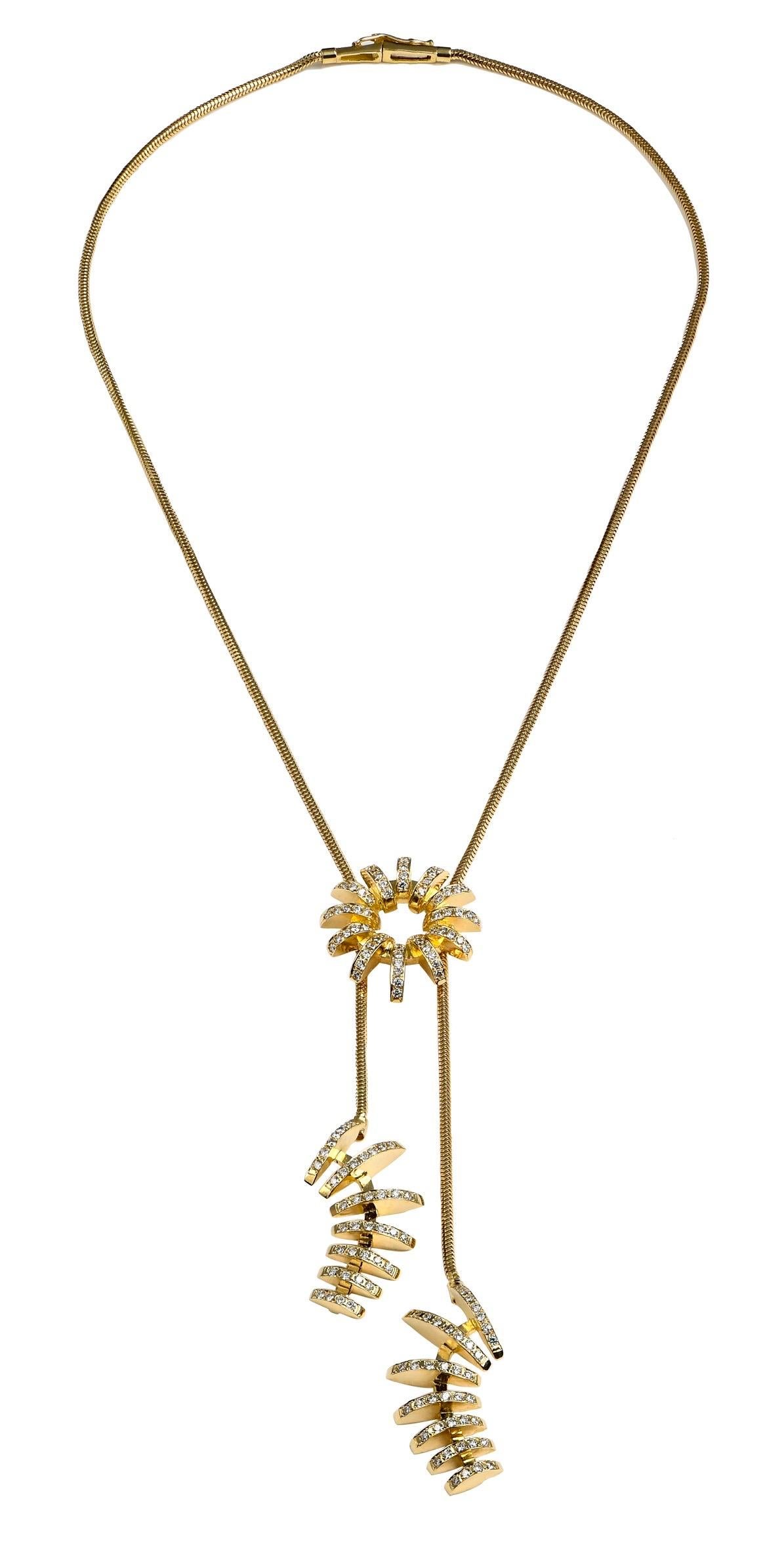 Maria Kotsoni- Zeitgenössische Sautoir-Halskette aus 18 Karat Gelbgold mit weißen Diamanten,  im Angebot 1