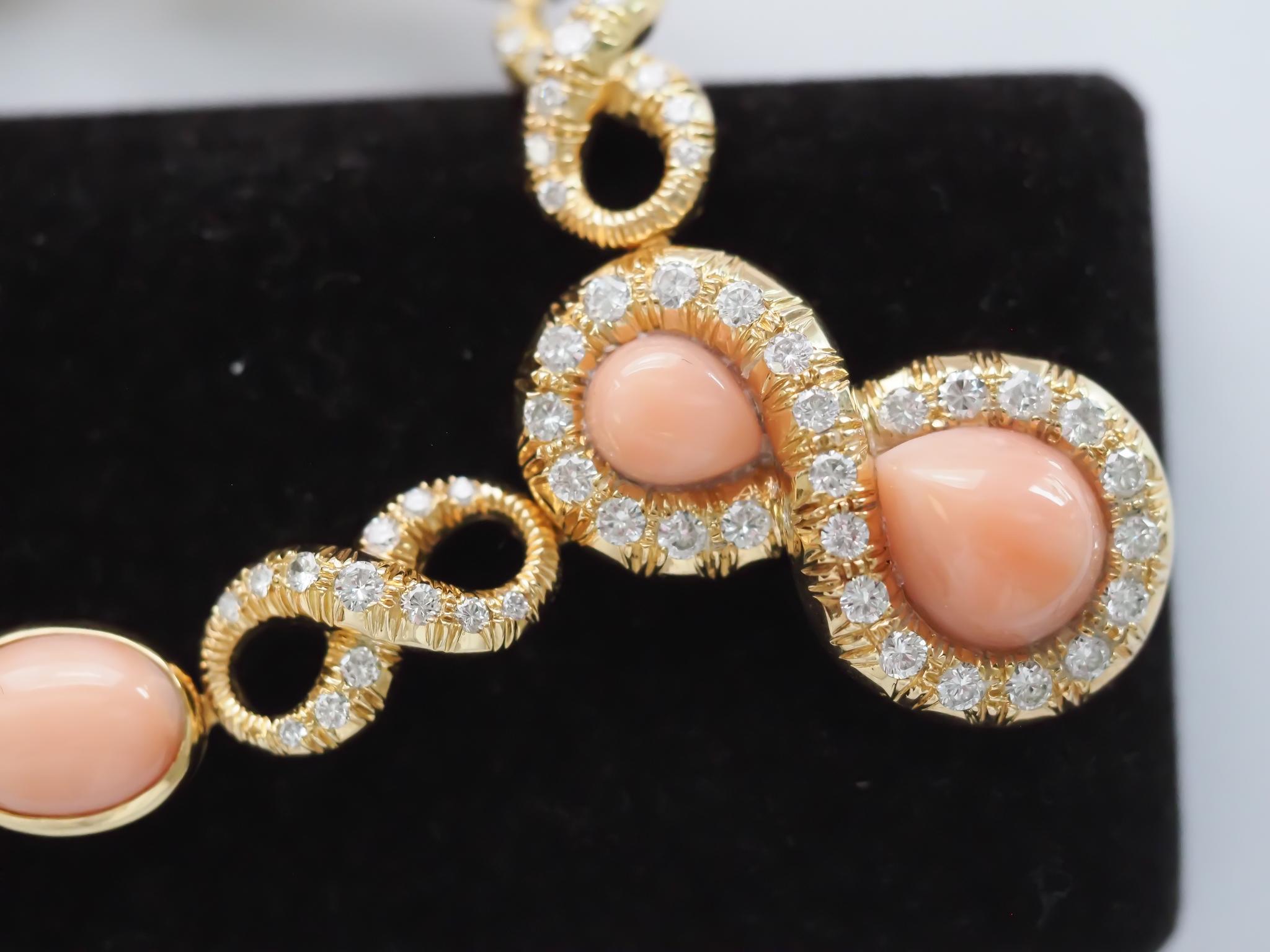 18K Yellow Gold Angel Skin Coral and Diamond Necklace For Sale 1
