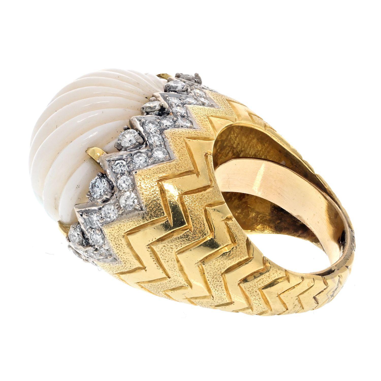 18K Yellow Gold Angel Skin Fluted Coral And Diamond Ring In Excellent Condition For Sale In New York, NY