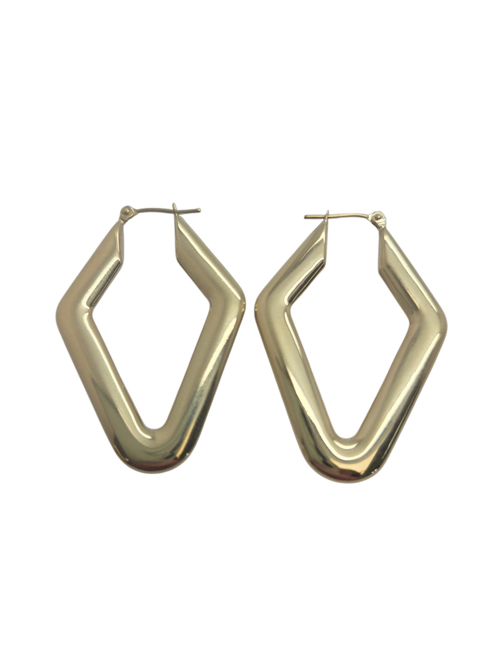 Boucles d'oreilles angulaires en or jaune 18k #23819 en vente 3