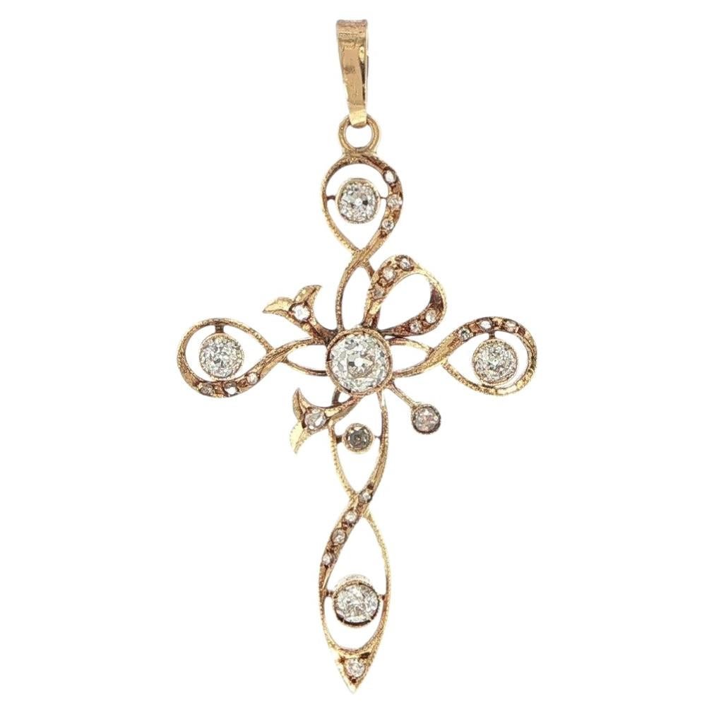 Pendentif en forme de croix en or jaune 18 carats, orné d'un diamant taille « Old Mine » de style antique