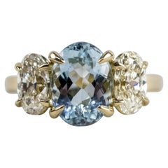 18 Karat Yellow Gold Aquamarine and Colored Diamond Fashion Ring