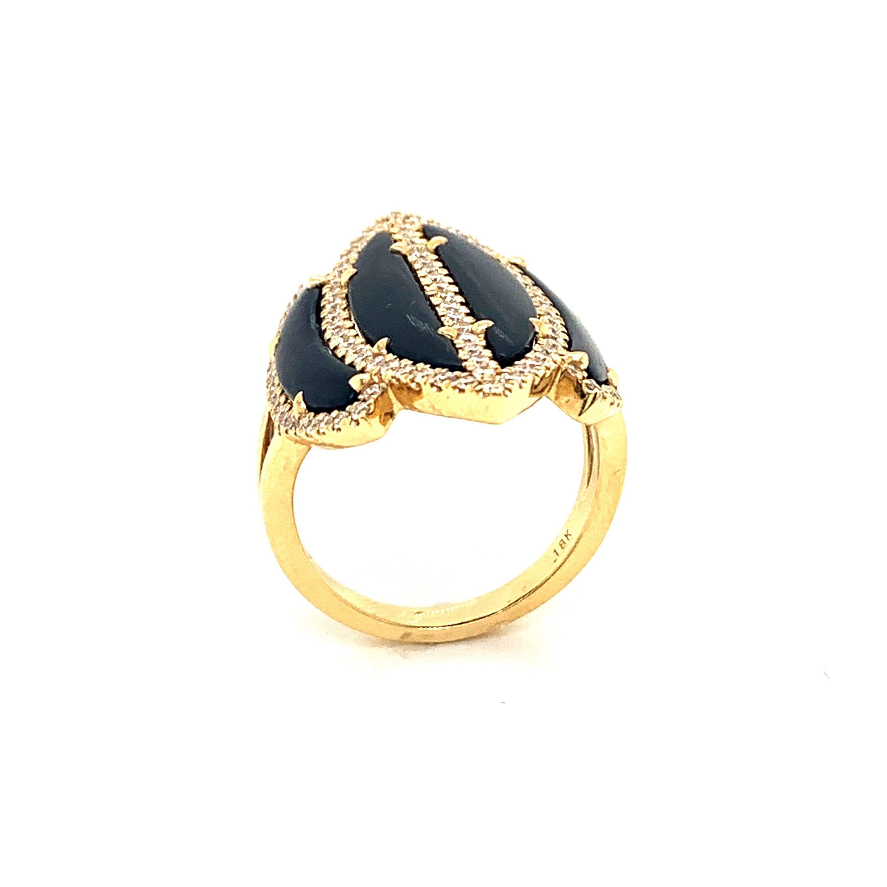 18 Karat Gold Art Deco Style Cocktail Ring with Cabochon Black Onyx & Diamonds In New Condition For Sale In Great Neck, NY