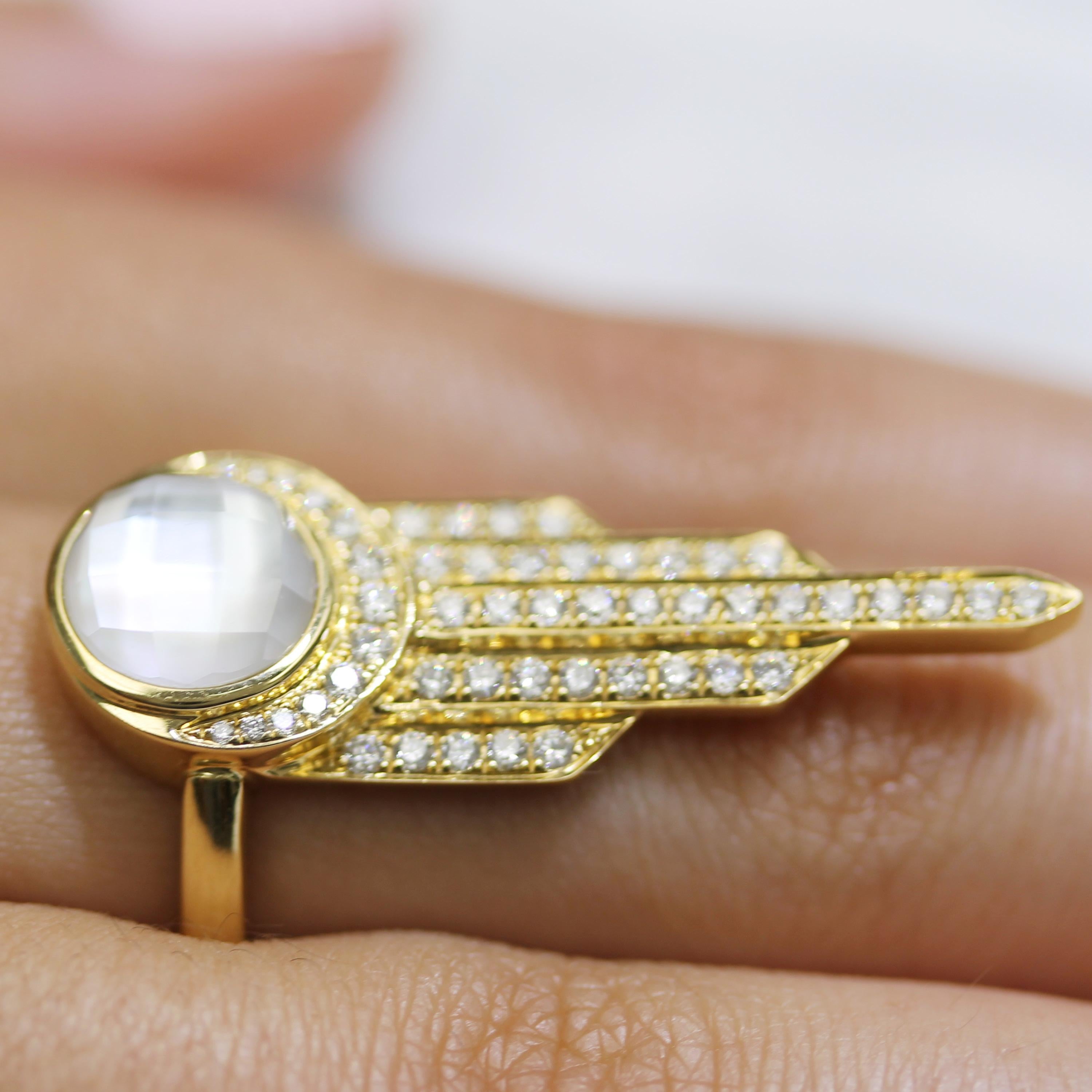 Round Cut 18K Yellow Gold Art Deco Style Cocktail Ring Mother of Pearl Quartz and Diamonds For Sale