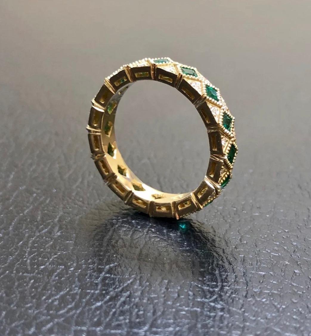 18 Karat Gelbgold Art Deco Eternity Diamant-Verlobungsring mit Smaragd im Prinzessinnenschliff  (Art déco) im Angebot