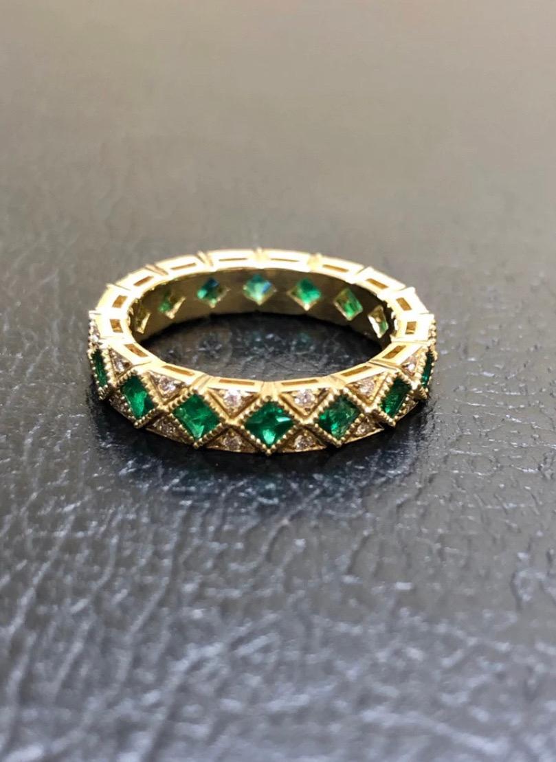 18K Yellow Gold Art Deco Eternity Diamond Princess Cut Emerald Engagement Band  For Sale 4