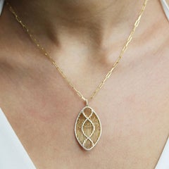 Collana in oro 18 carati in stile Art Déco con diamanti e catena a graffetta