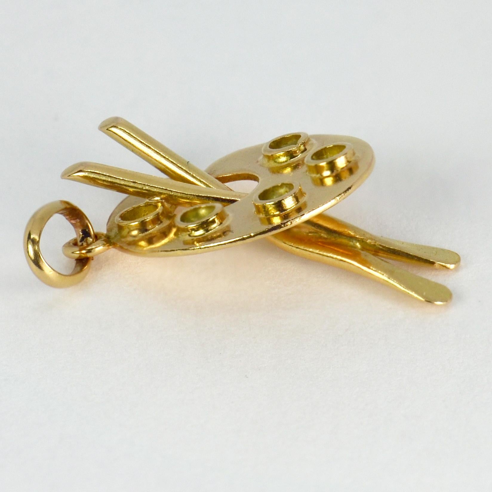 18 Karat Yellow Gold Artists Palette Charm Pendant In Good Condition In London, GB