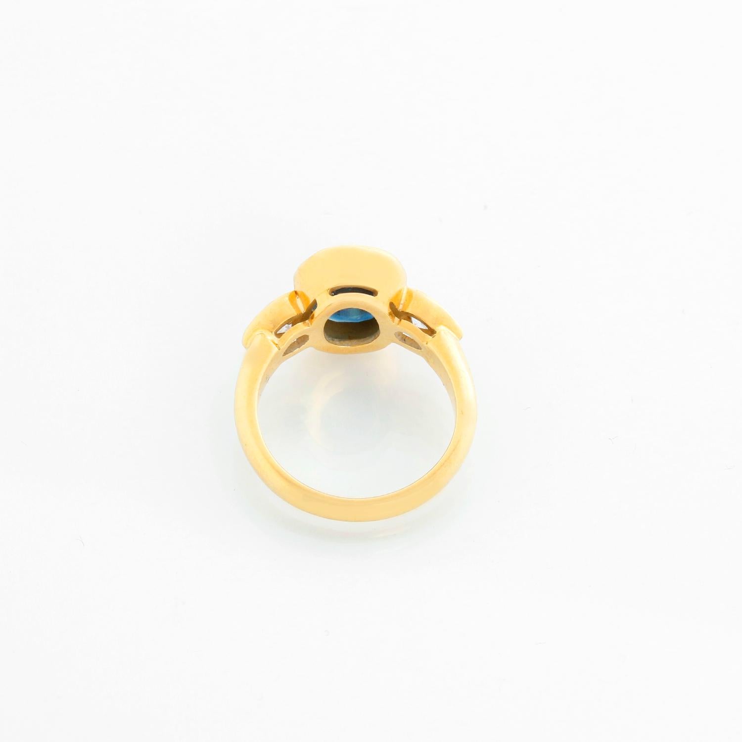 Anello con zaffiro blu australiano in oro giallo 18K In condizioni ottime in vendita a Dallas, TX