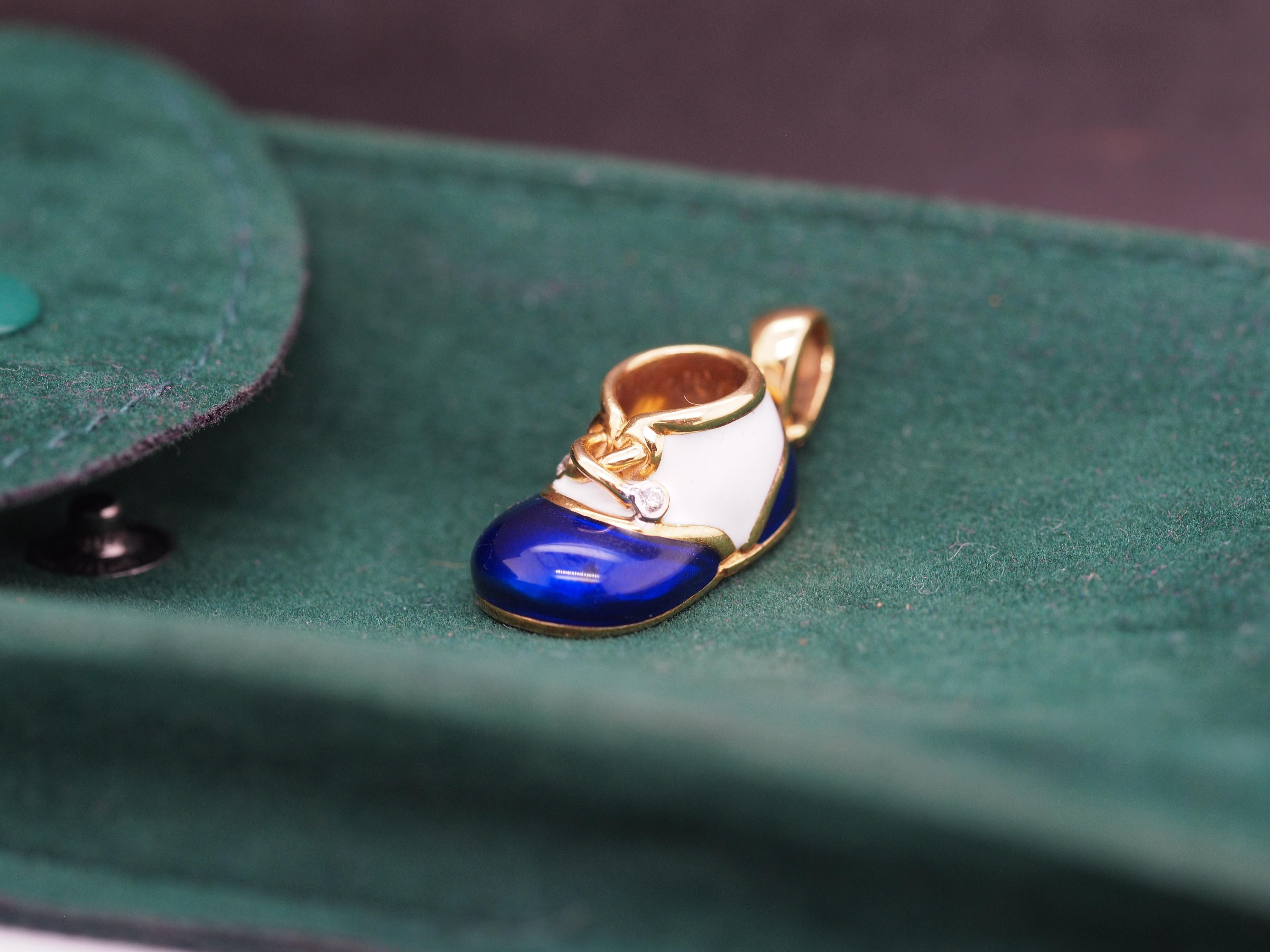 Contemporary 18K Yellow Gold Baby Boots Blue and White Enamel, Diamond Pendant & Charm For Sale