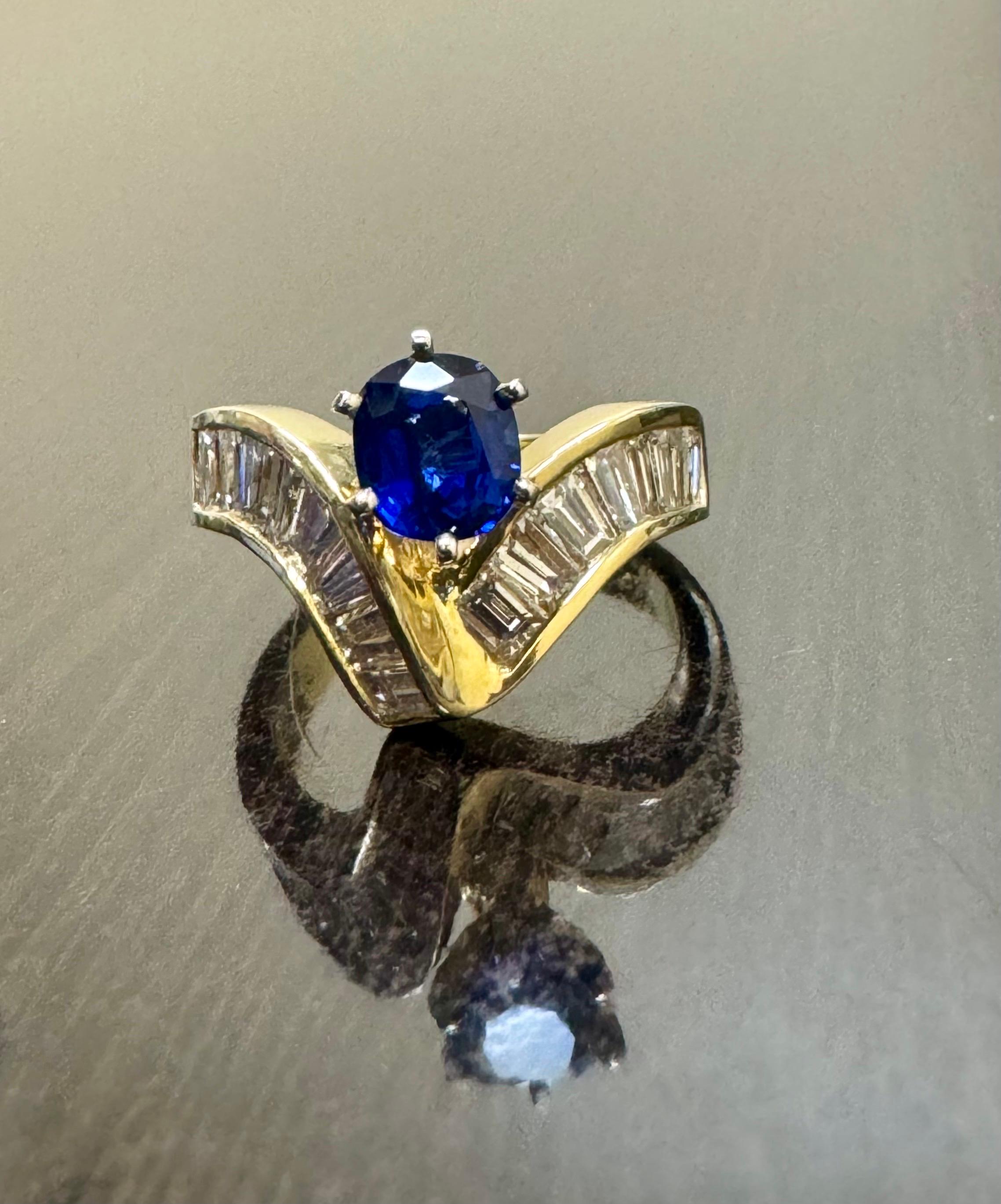 18K Yellow Gold Baguette Diamond Cushion Cut Blue Sapphire Engagement Ring For Sale 7