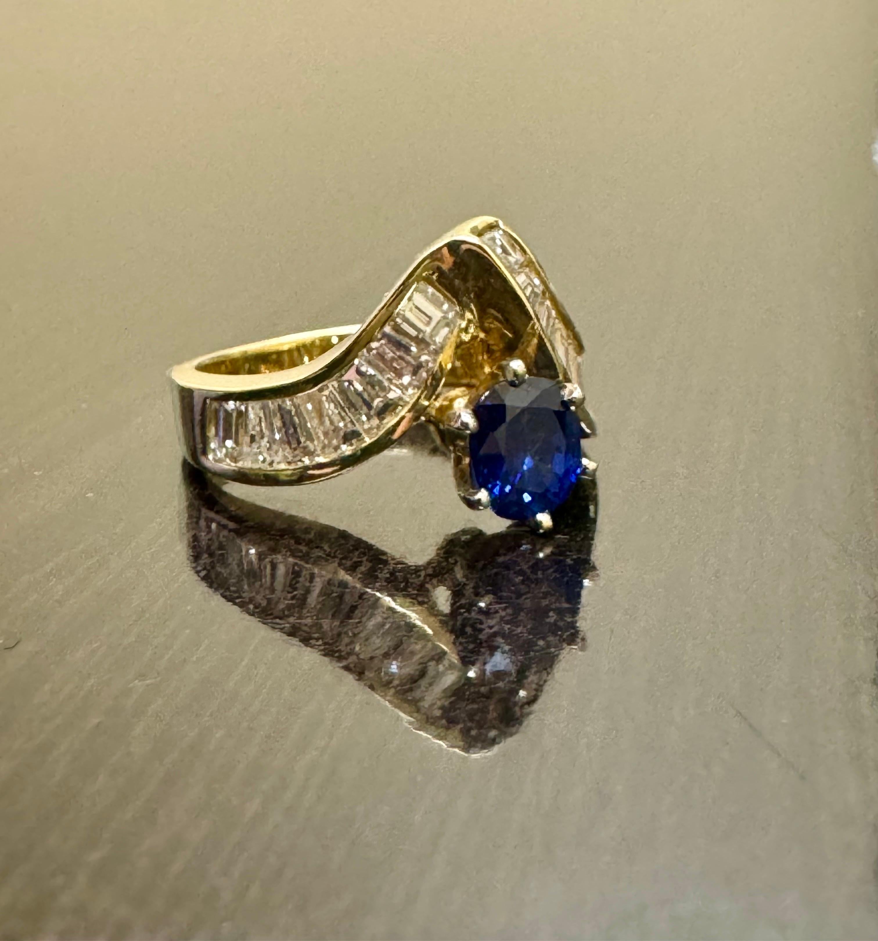 18K Yellow Gold Baguette Diamond Cushion Cut Blue Sapphire Engagement Ring For Sale 3