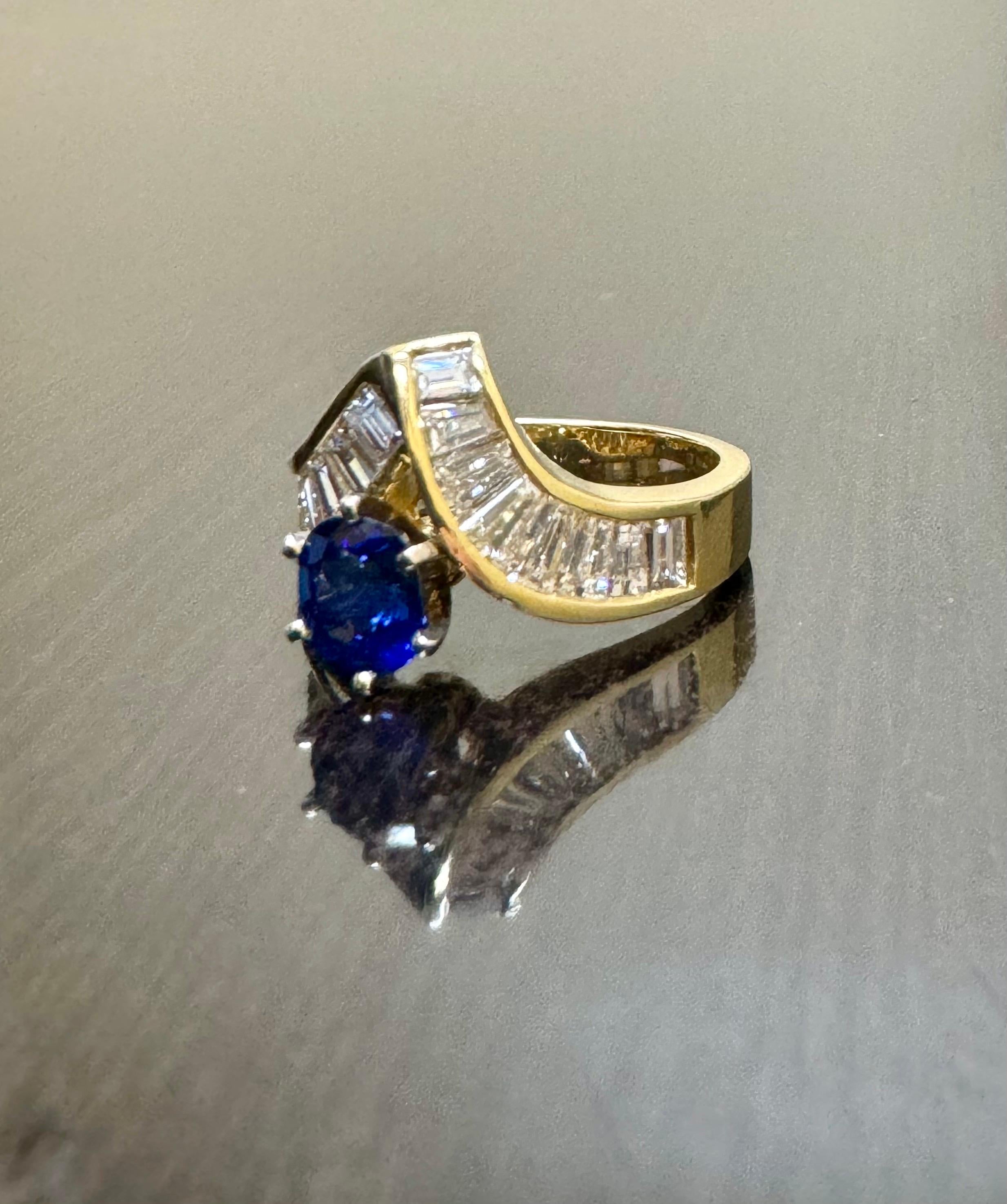 18K Yellow Gold Baguette Diamond Cushion Cut Blue Sapphire Engagement Ring For Sale 4