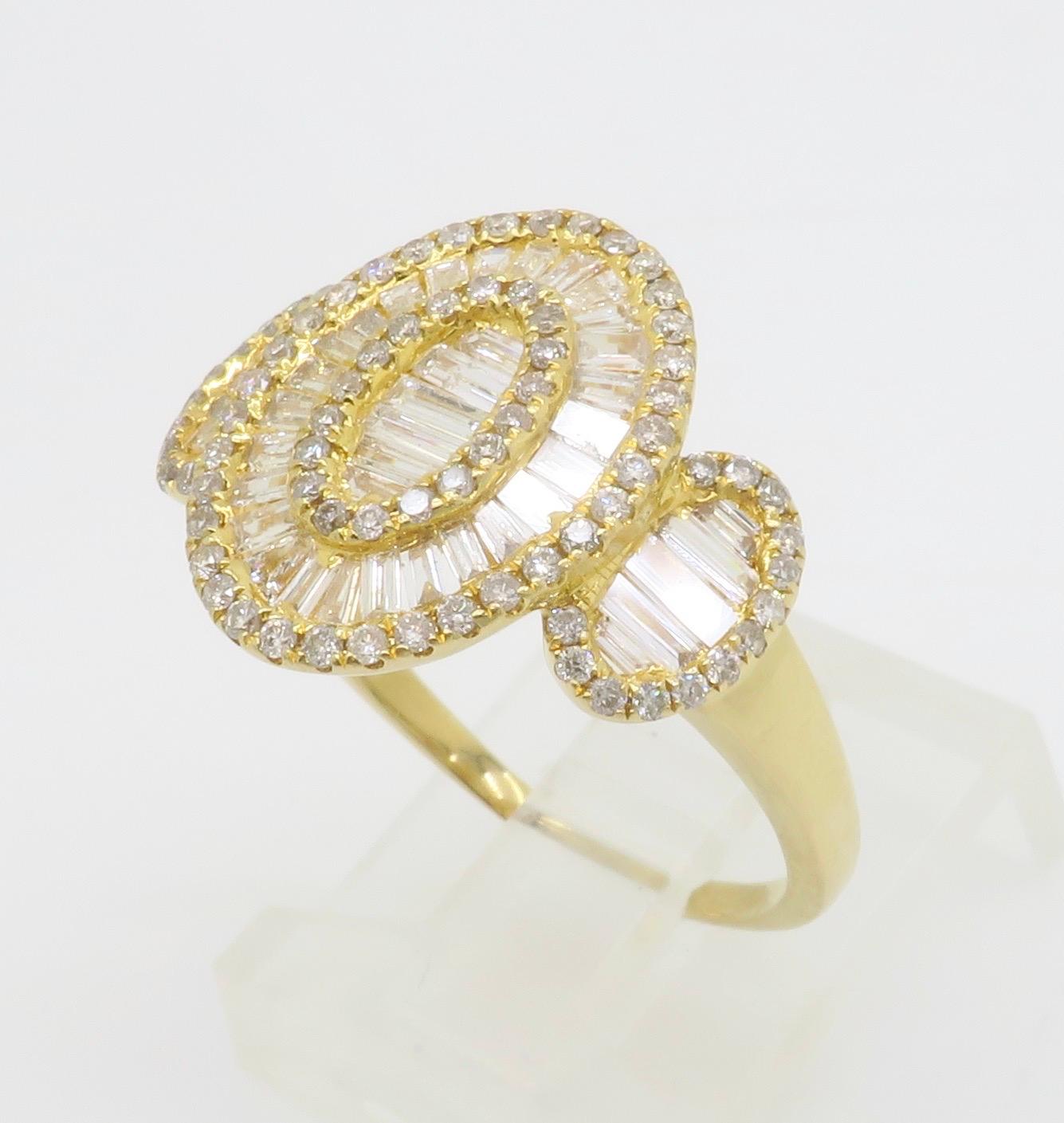 18k Yellow Gold Baguette & Round Diamond Cocktail Ring For Sale 6