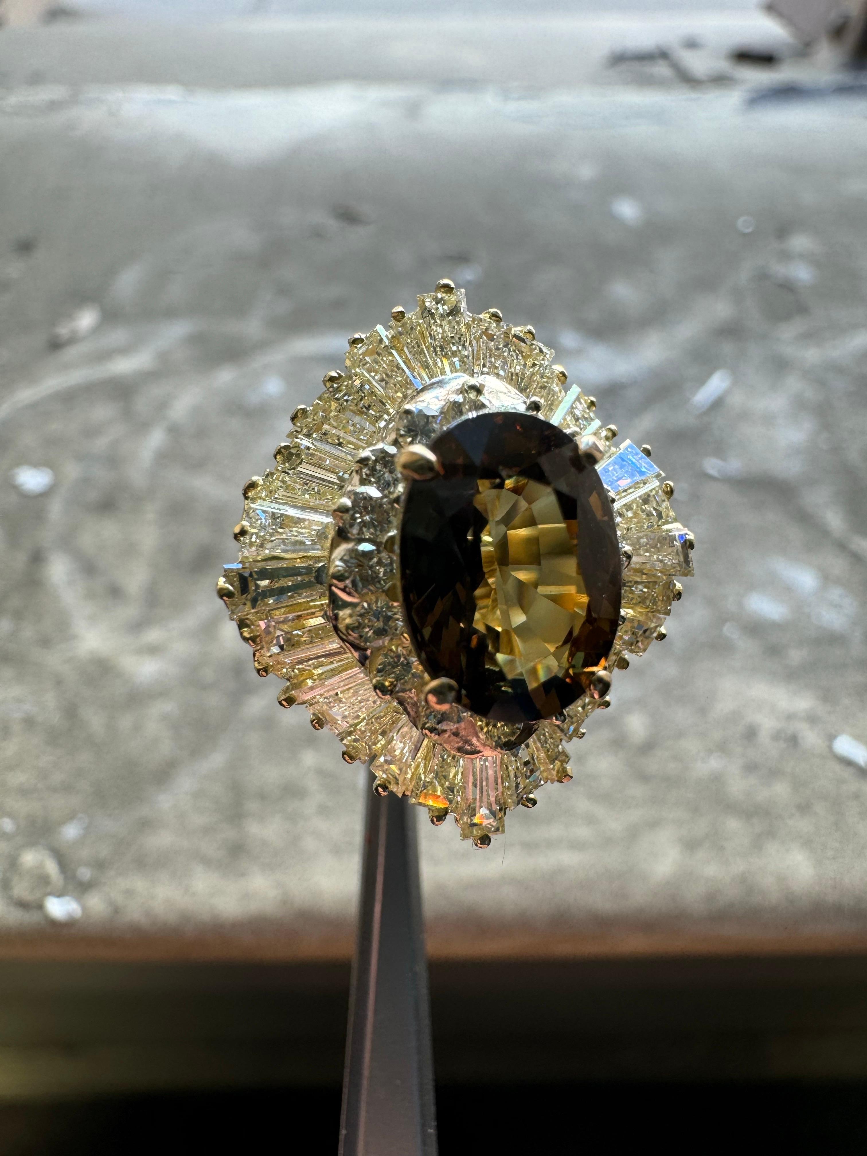 Women's 18K Yellow Gold Ballerina Diamond GIA Certified 4.21 Carat Alexandrite Ring
