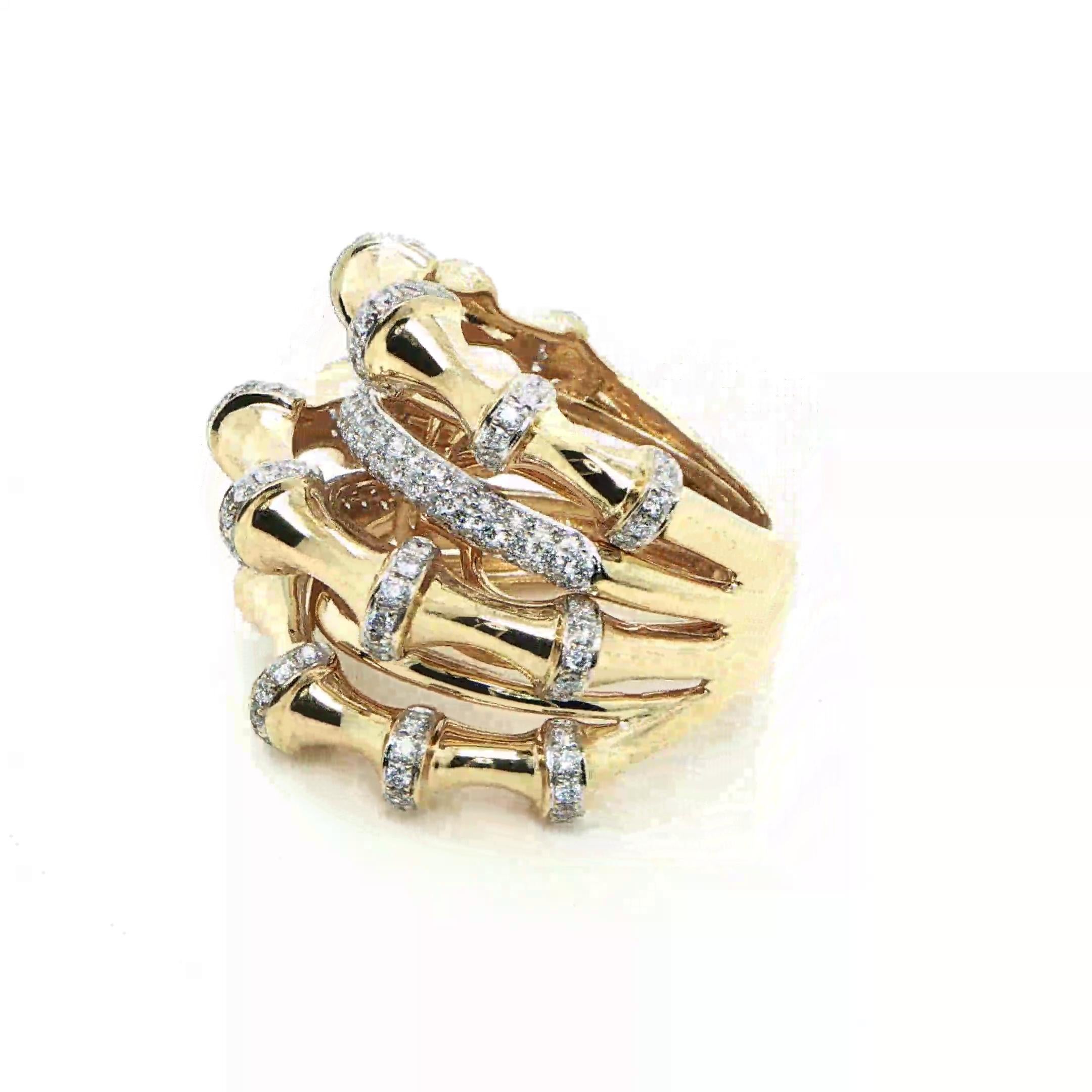 Taille ronde 18K Yellow Gold Bamboo Diamond Stack Ring en vente