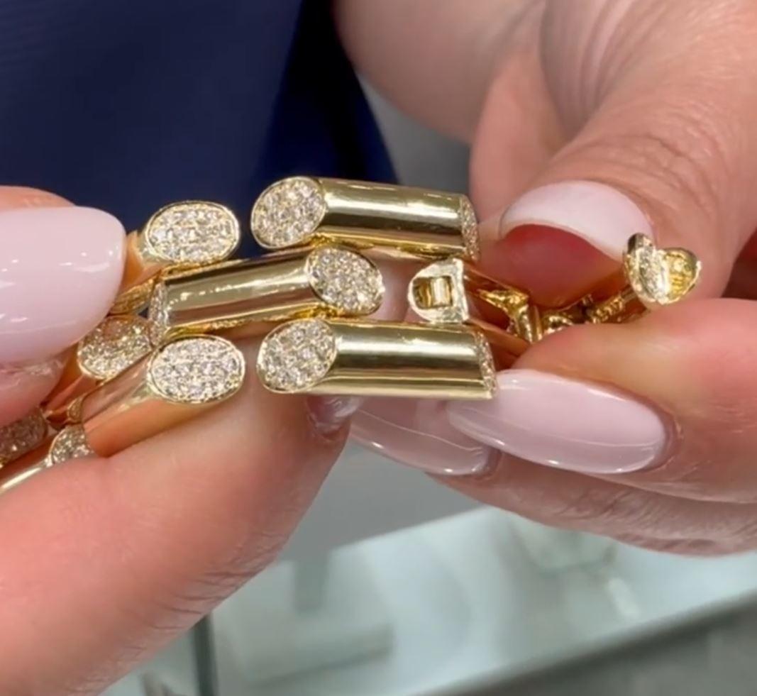 Pulsera de eslabones de bambú de oro amarillo de 18 quilates con diamantes engastados 3,67 quilates en venta 1
