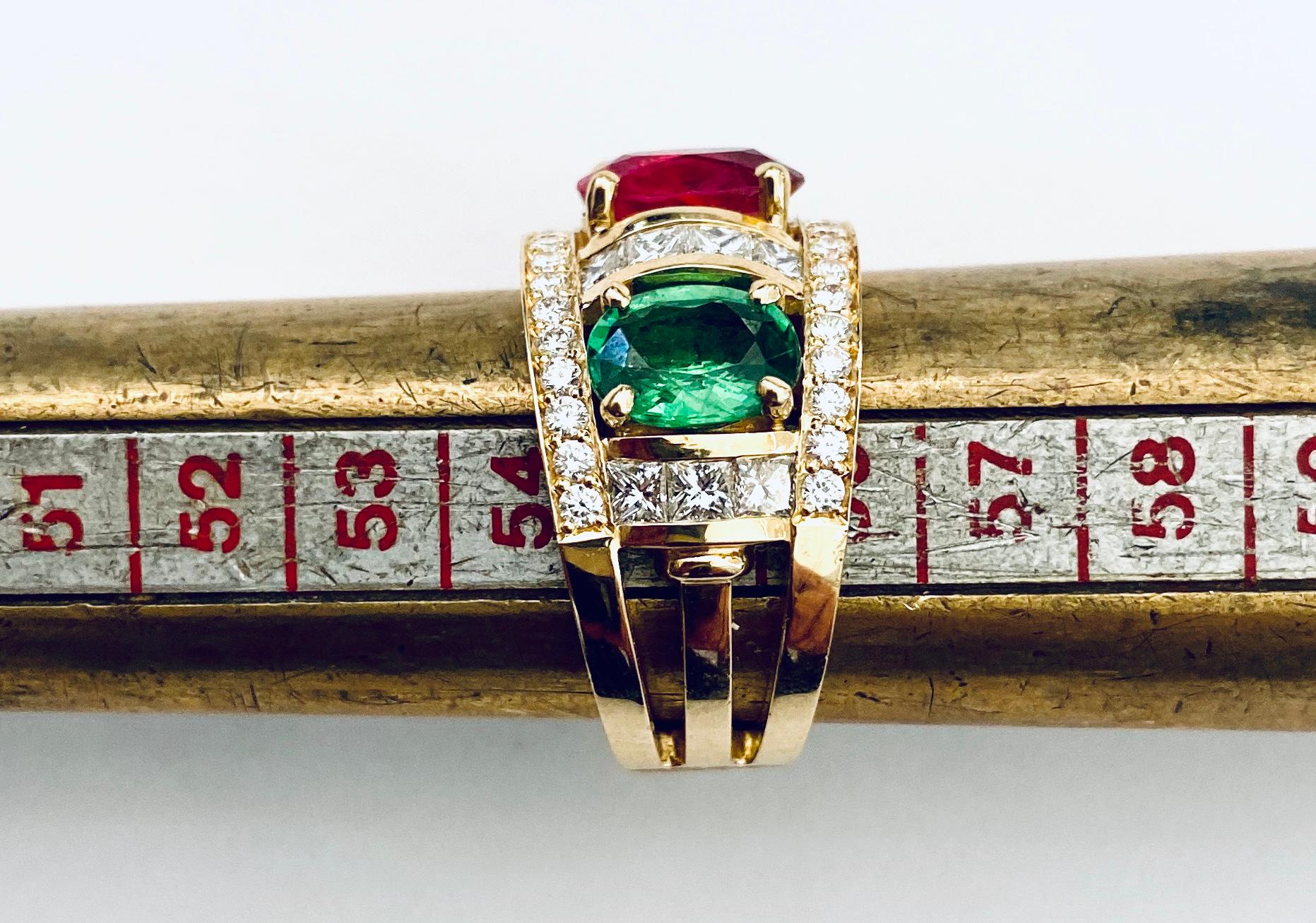 Anello a fascia in oro 18 carati con 1 spinello rosso, 2 tsavorite e 52 diamanti, 2020 in vendita 2