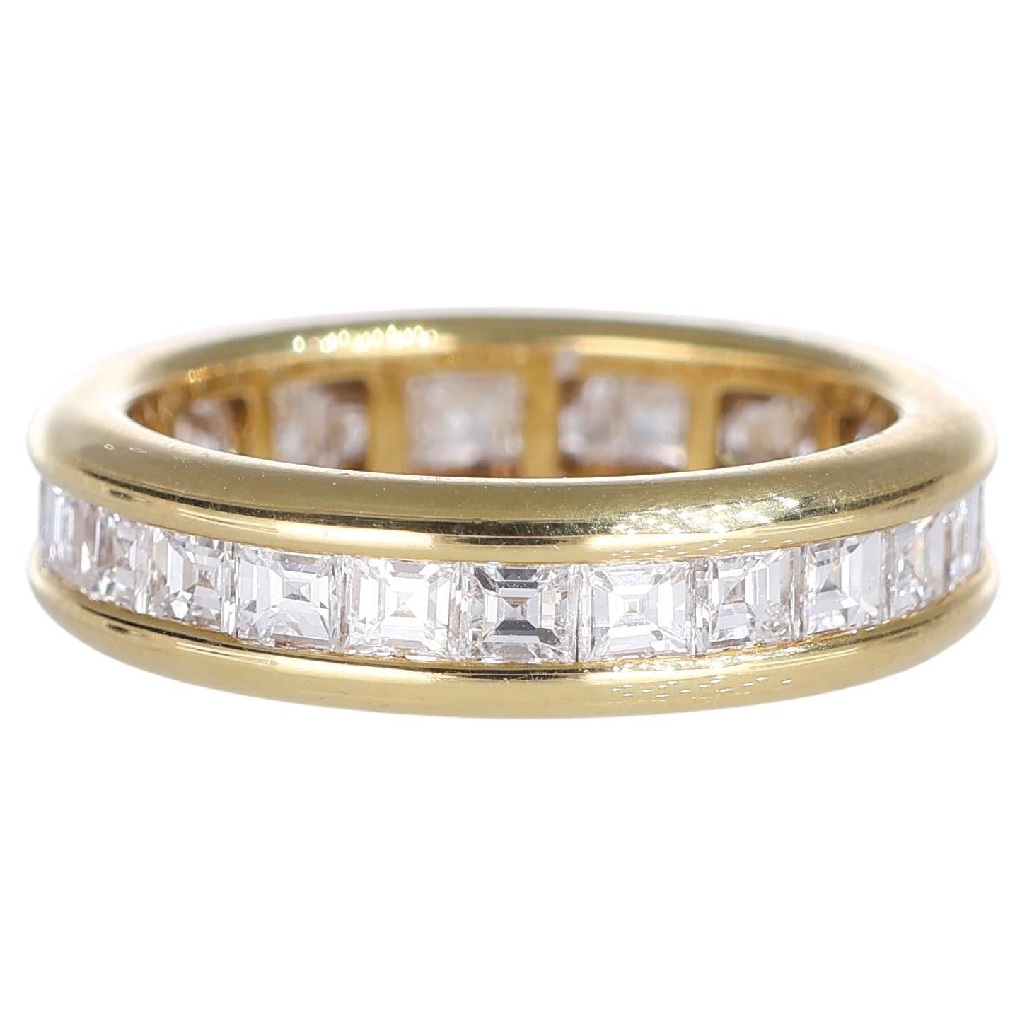 18K Yellow Gold Band Ring with 2.70 Carats of Diamonds For Sale