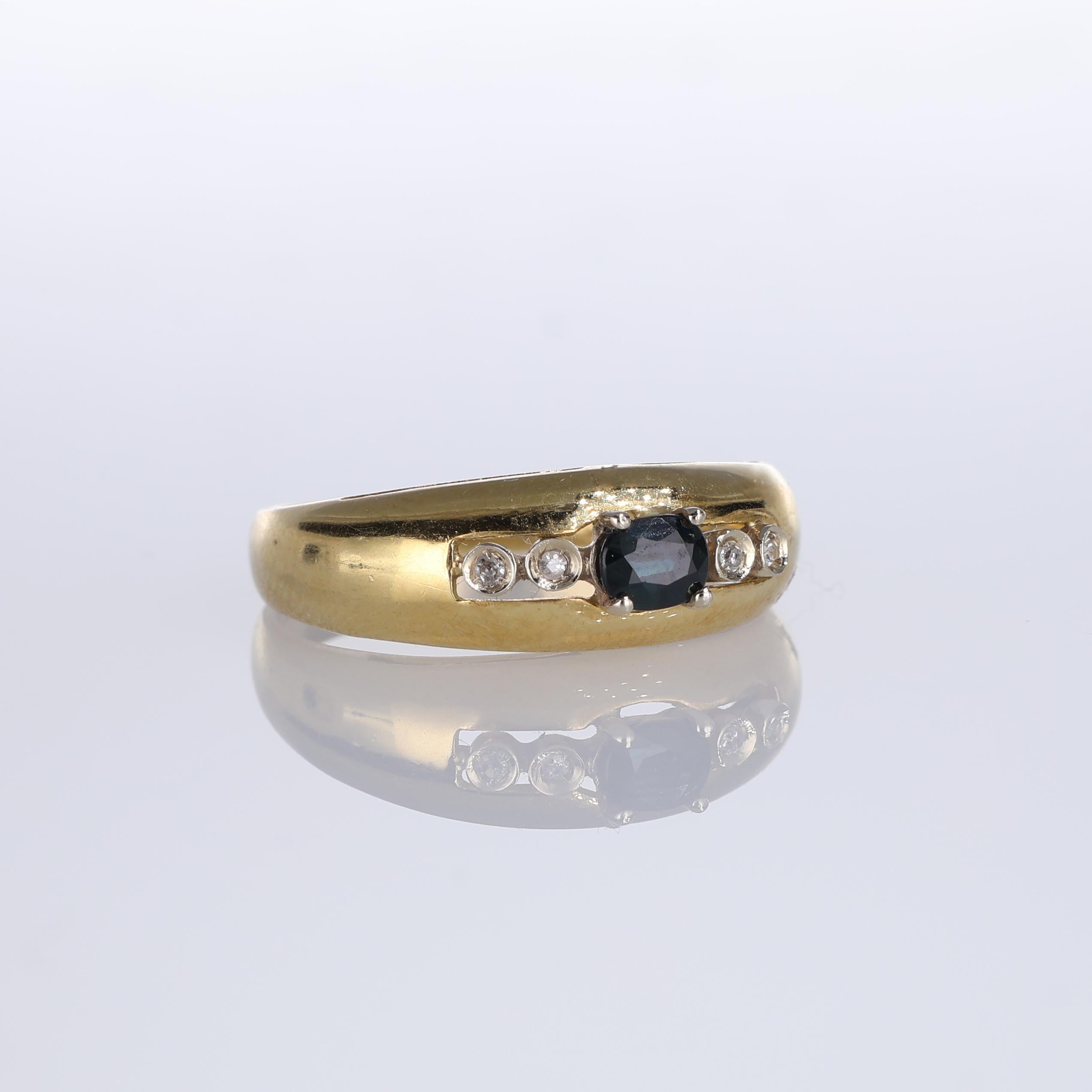 Brilliant Cut 18K Yellow Gold Band Ring with Blue Sapphire and Diamonds For Sale