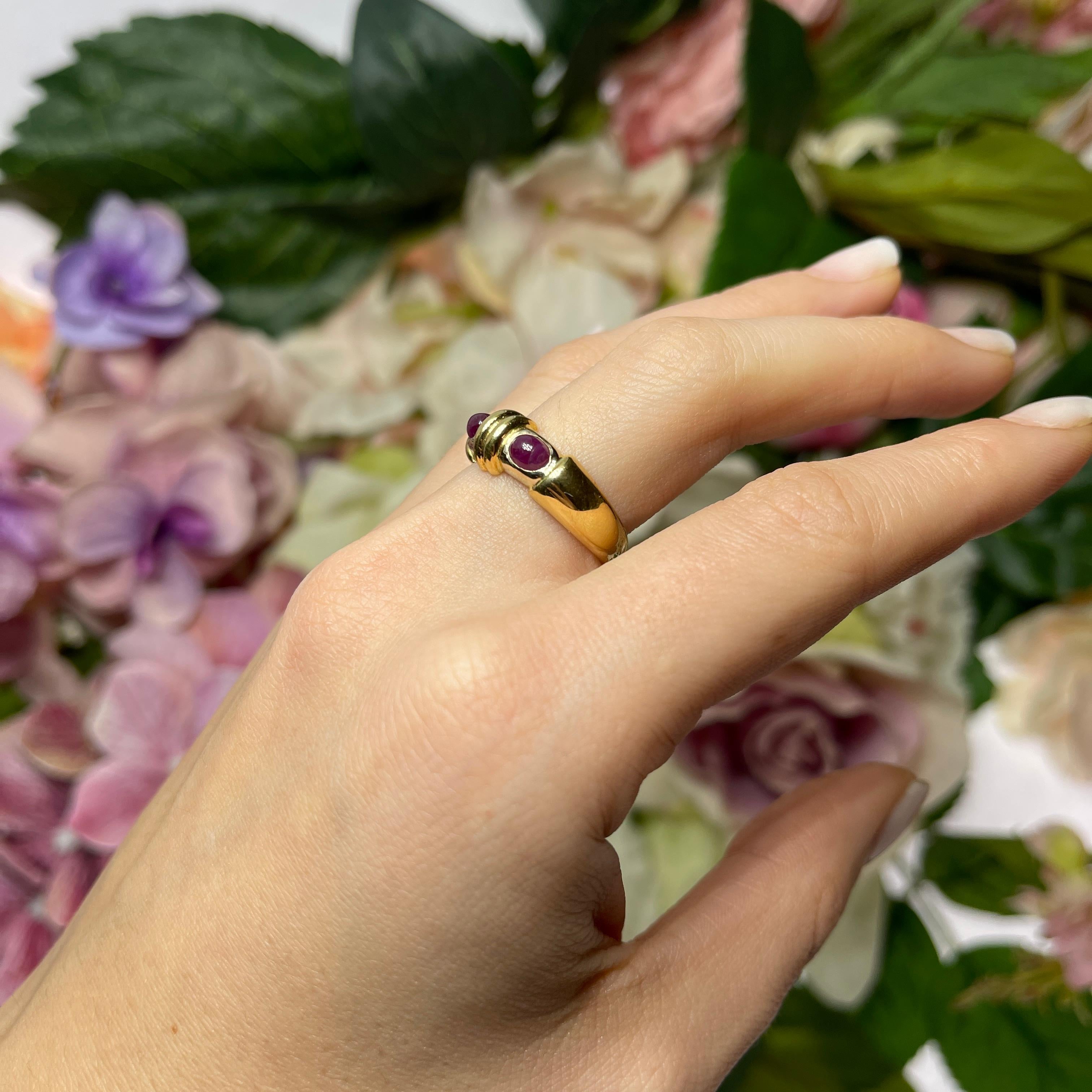 18K Yellow Gold Band Ring with Cabochon Rubies For Sale 6