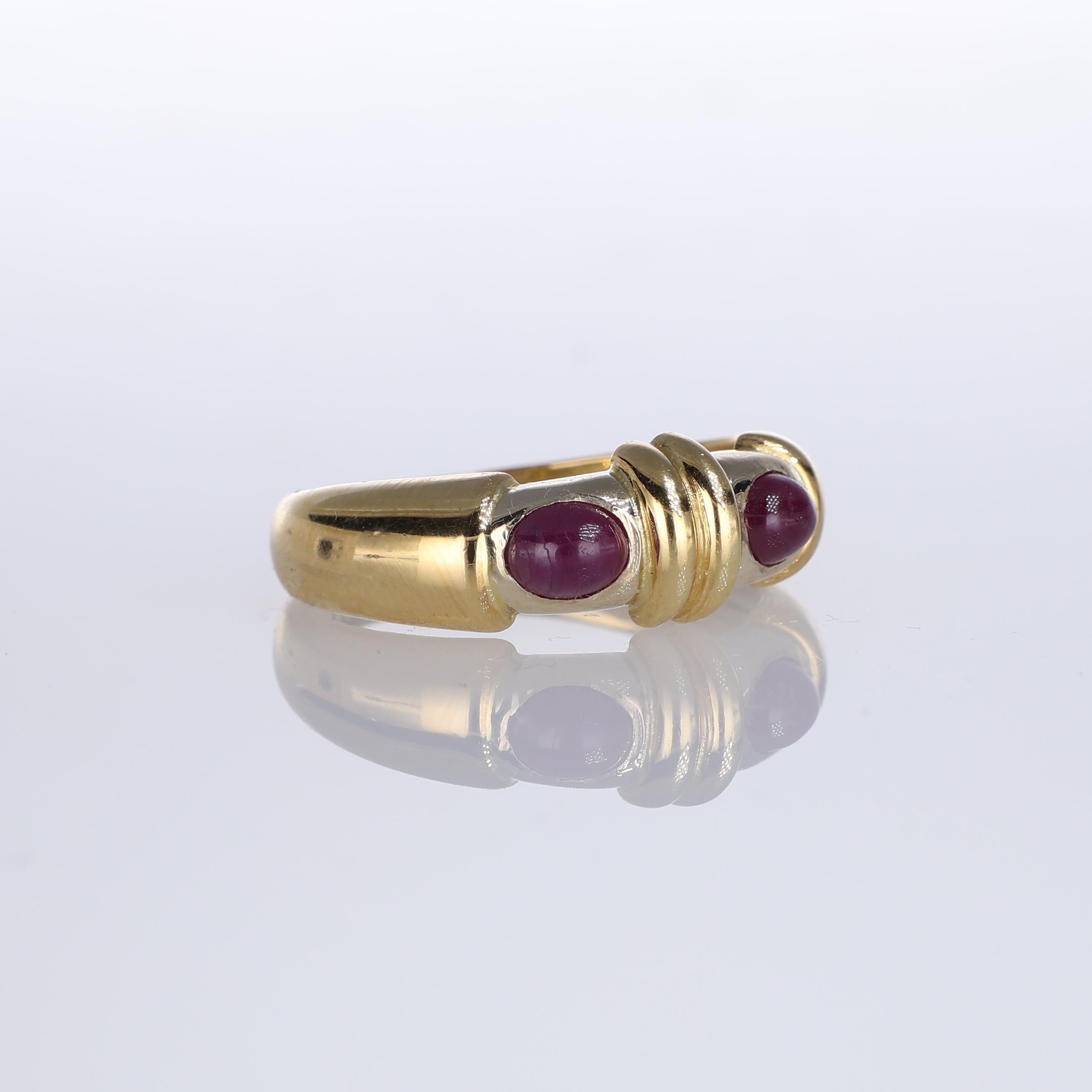 18K Yellow Gold Band Ring with Cabochon Rubies In New Condition For Sale In Bergamo, BG