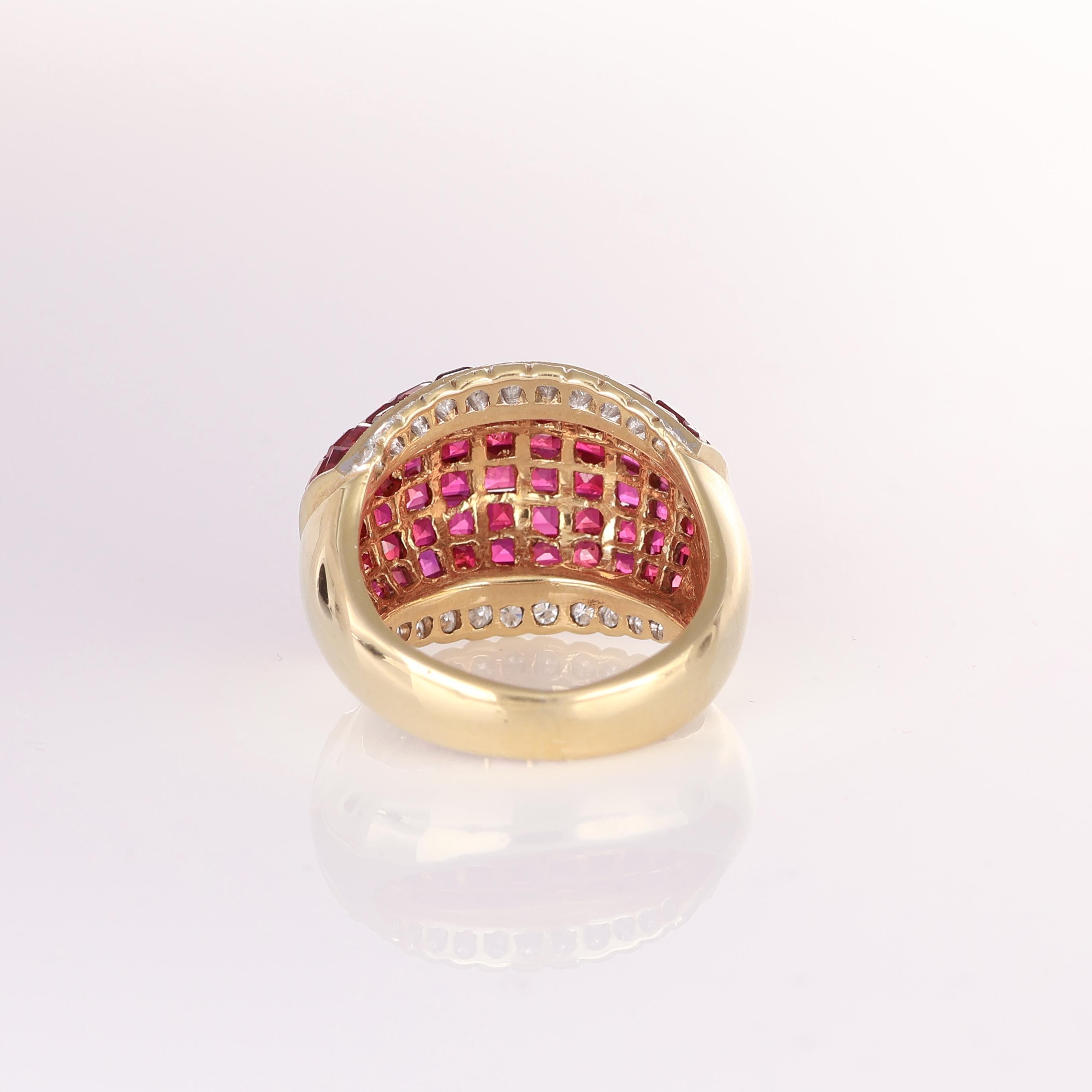 Women's or Men's 18K Yellow Gold Band Ring with Carre-Cut Rubies and Brilliant-Cut Diamonds For Sale