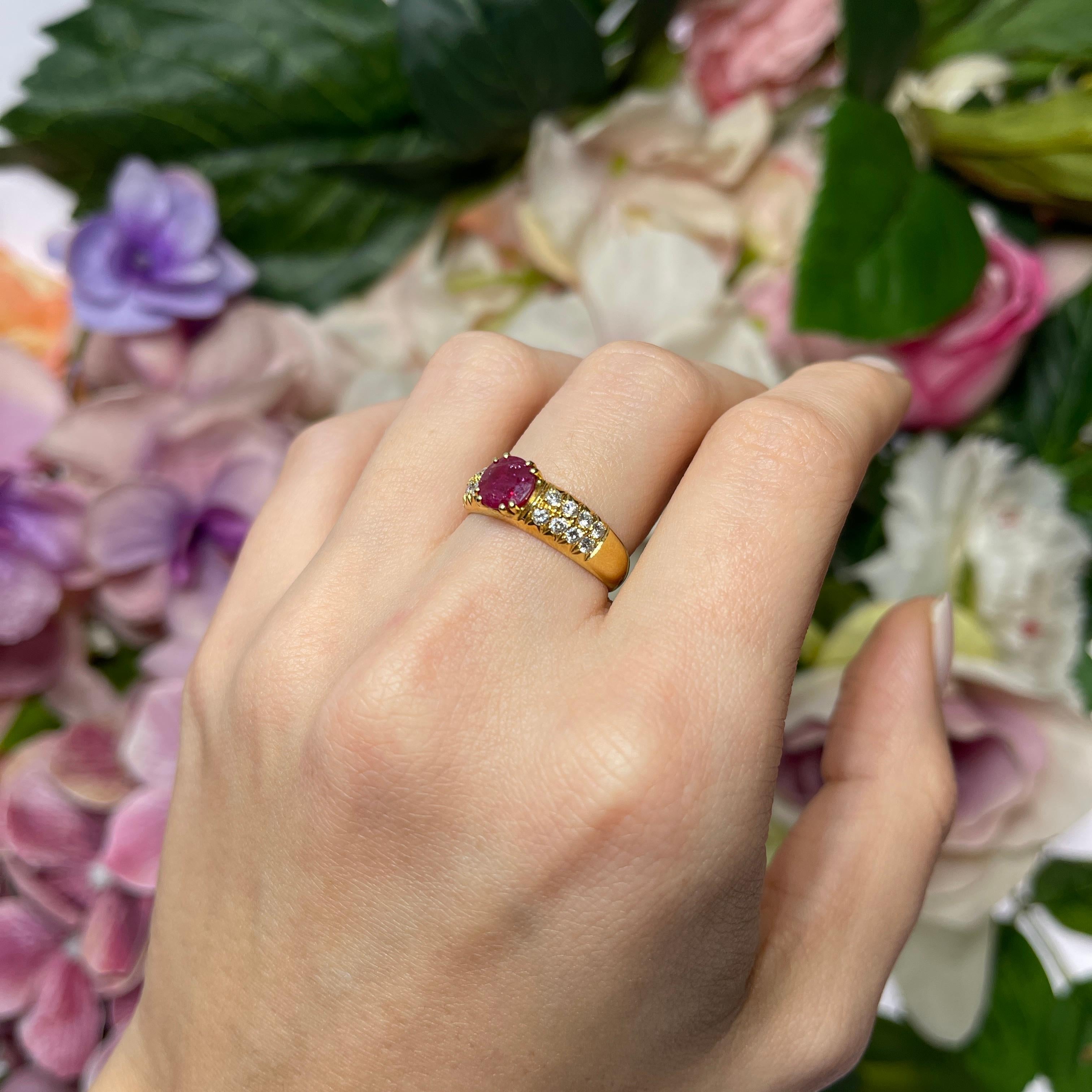18K Yellow Gold Band Ring with Central Ruby and Diamond Pavé For Sale 3
