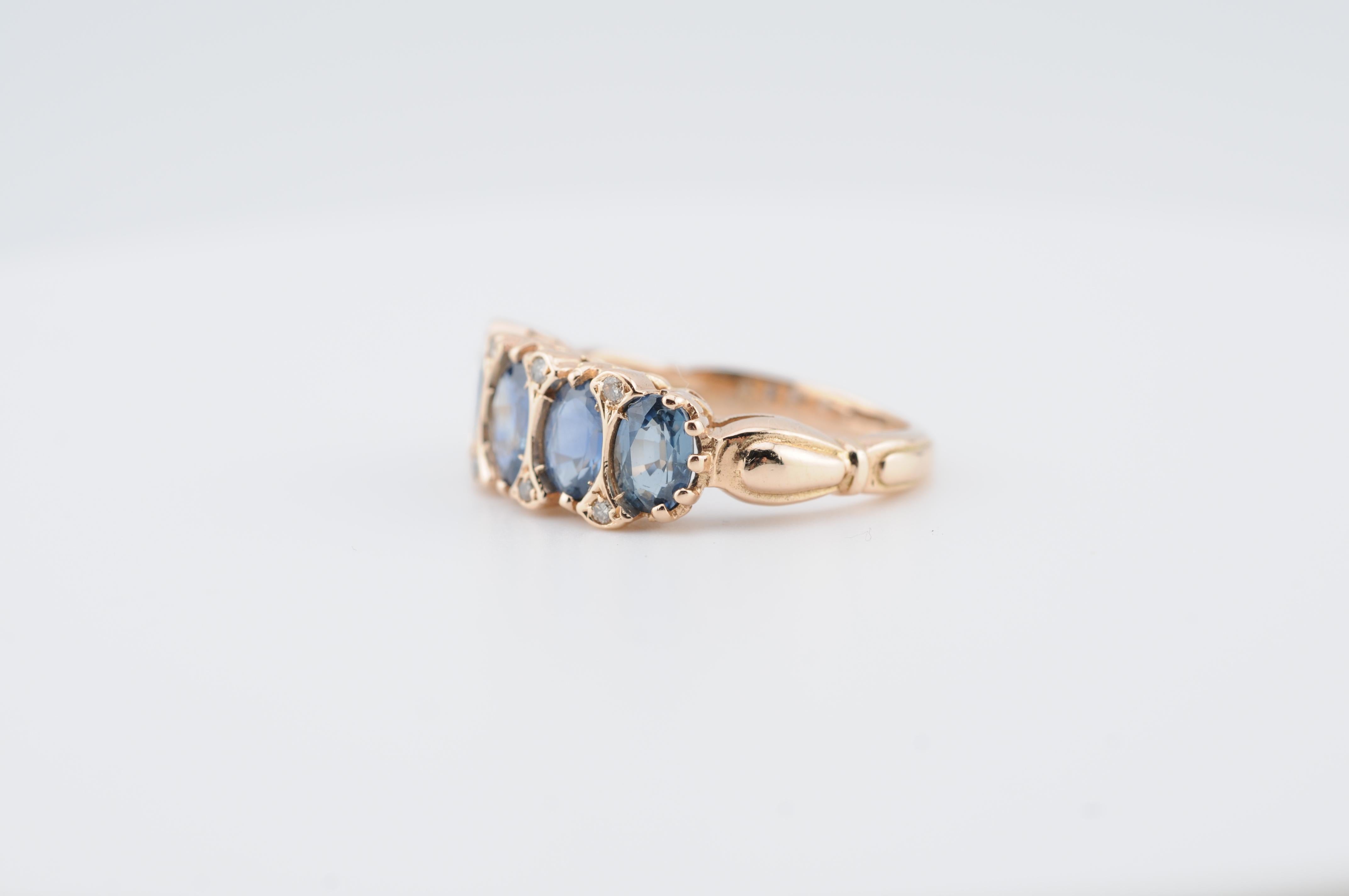 Bague en or jaune 18K avec saphirs bleus de Ceylan - Approx. 5ct en vente 1