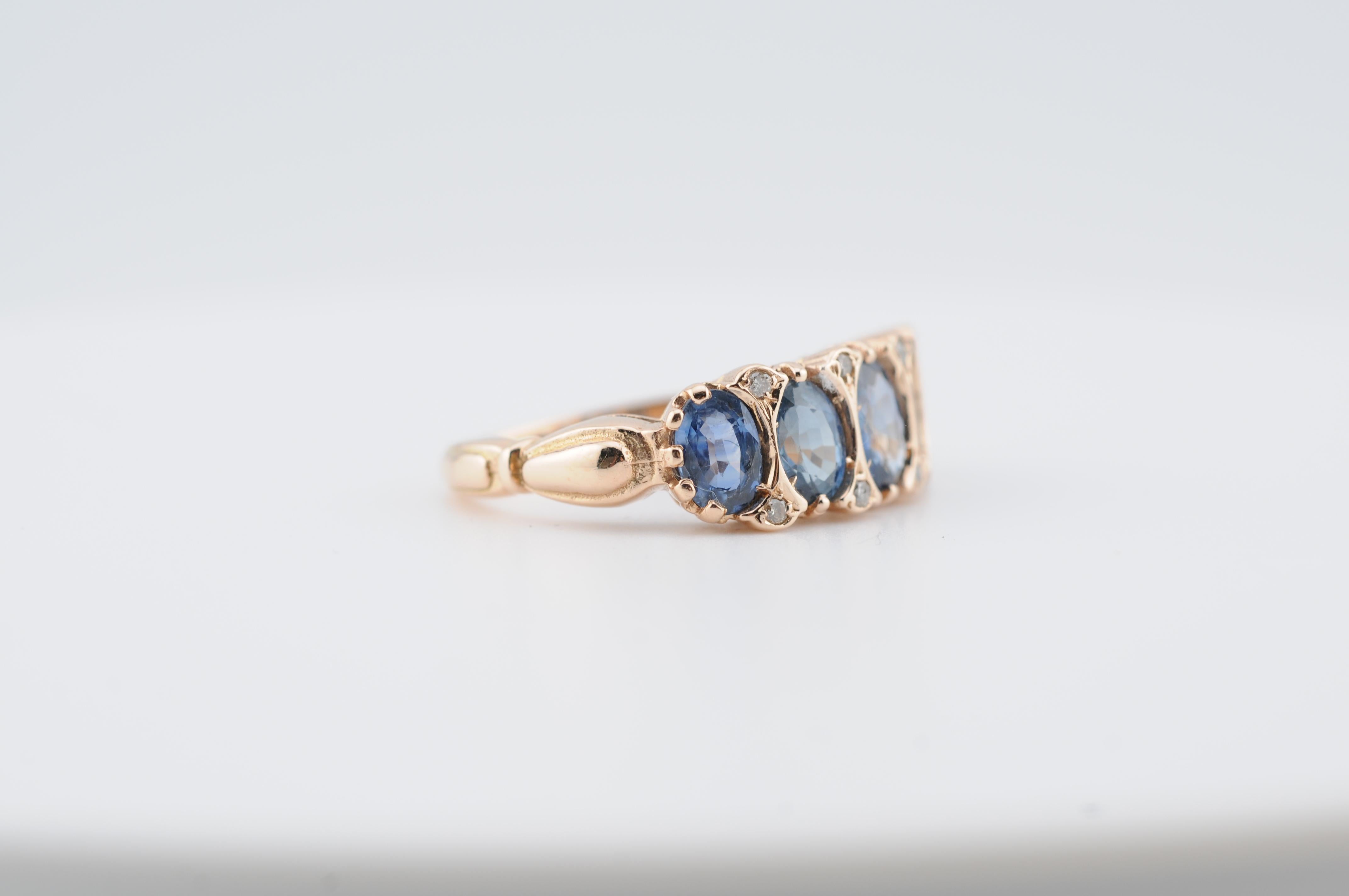Bague en or jaune 18K avec saphirs bleus de Ceylan - Approx. 5ct en vente 2