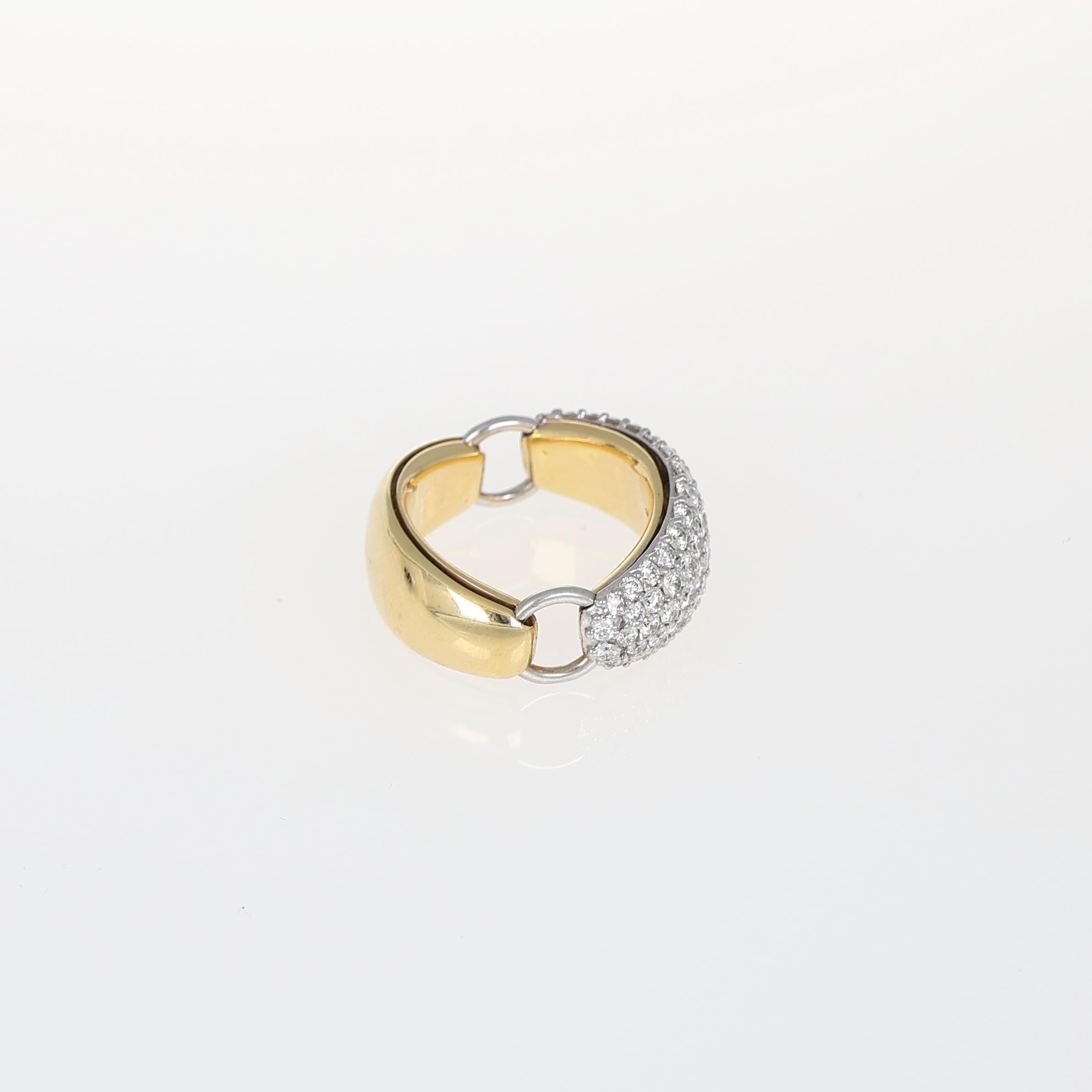 Bague en or jaune 18K avec pavé de diamants et liens latéraux en vente 2