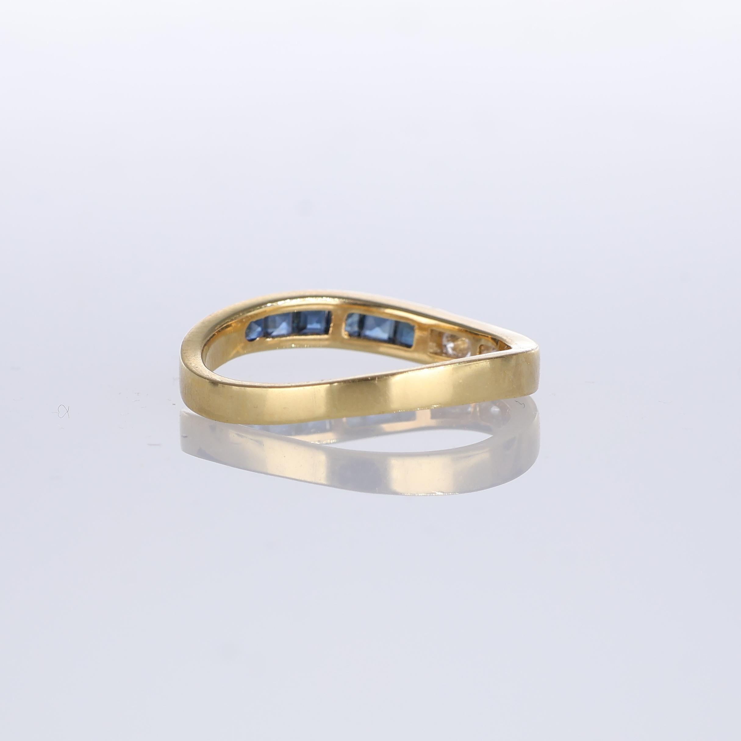 Women's or Men's 18K Yellow Gold Band Ring with Diamonds and Sapphire Baguettes For Sale