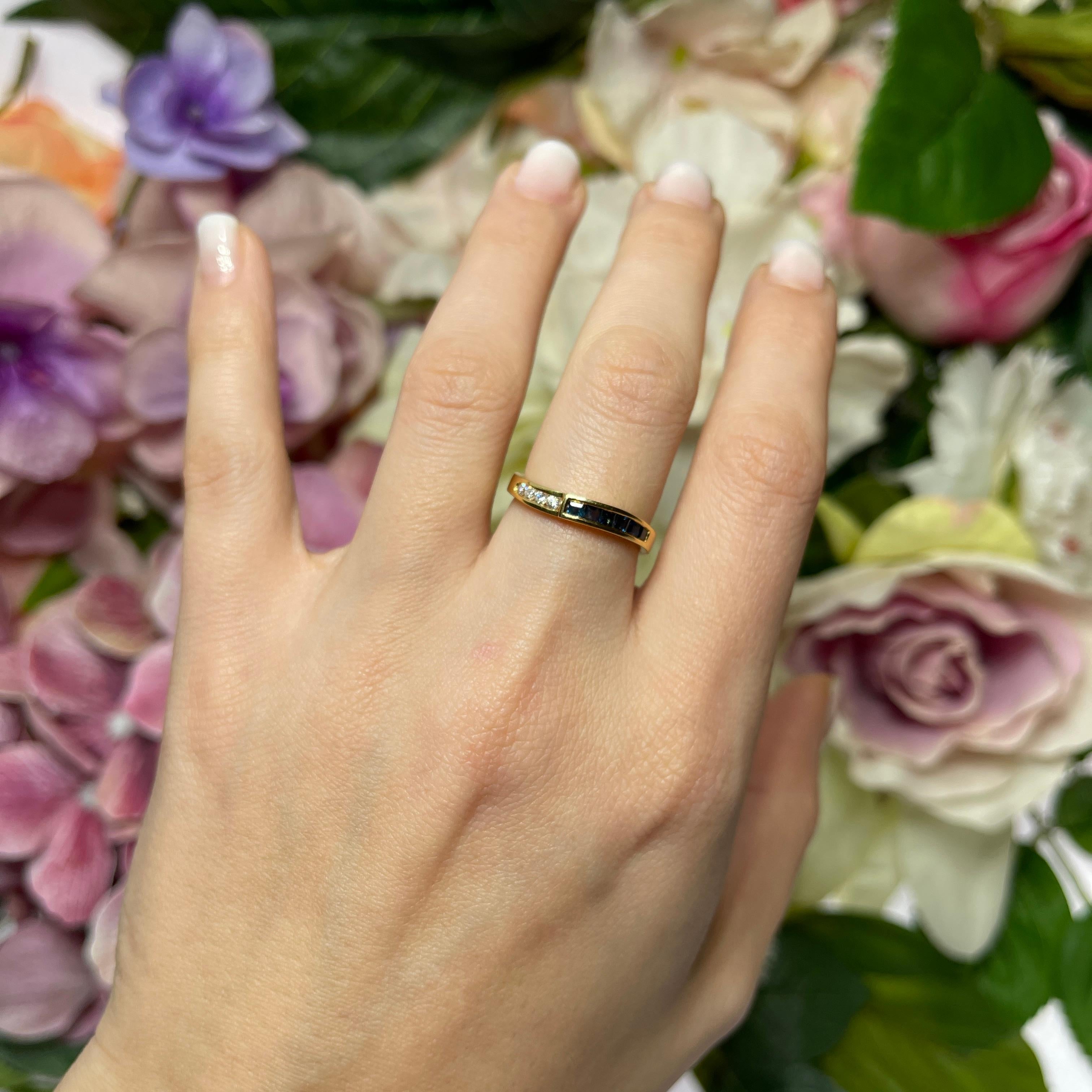 18K Yellow Gold Band Ring with Diamonds and Sapphire Baguettes For Sale 2