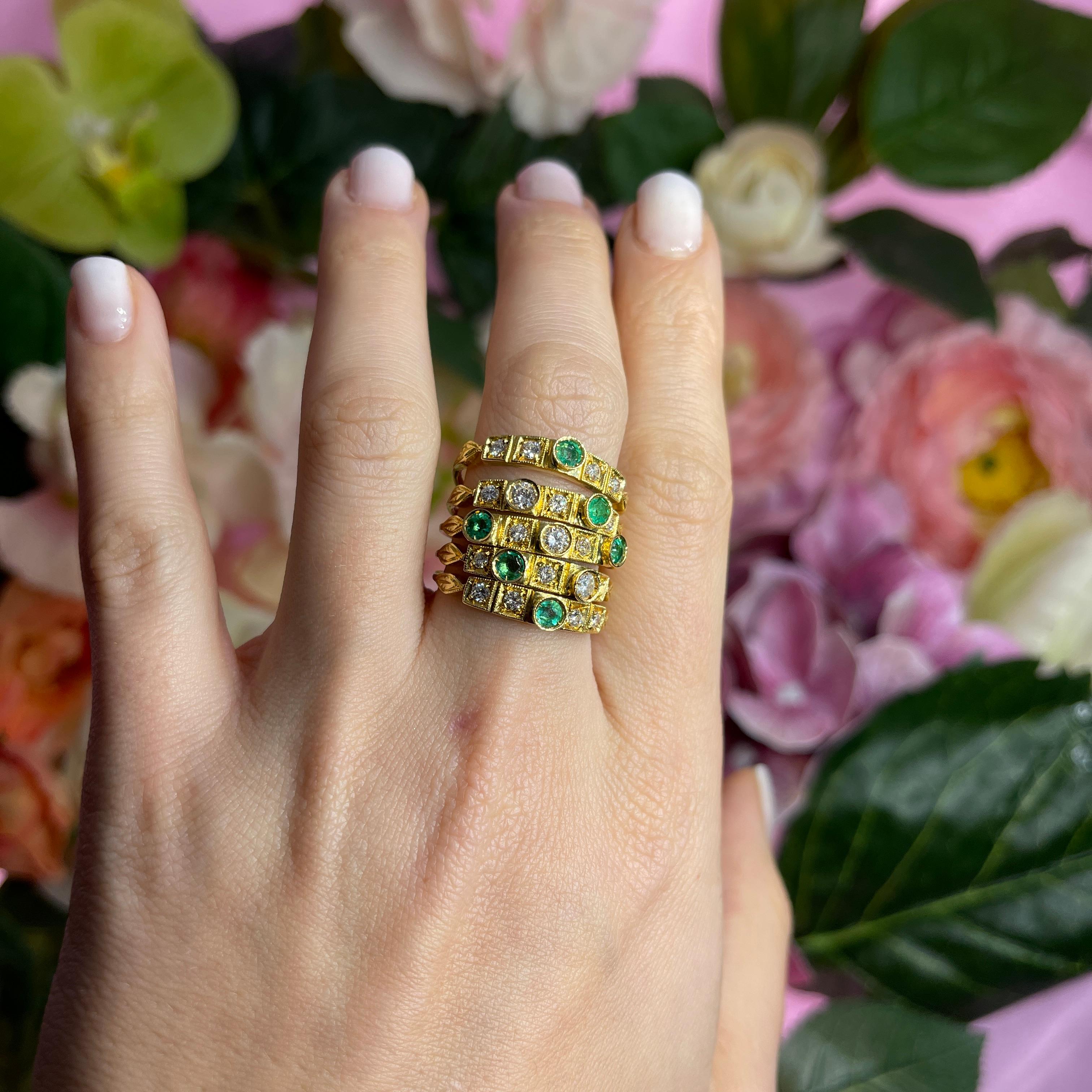 18k Yellow Gold Band Ring with Emeralds and Diamonds, Composed of 5 Stackable Ba For Sale 6