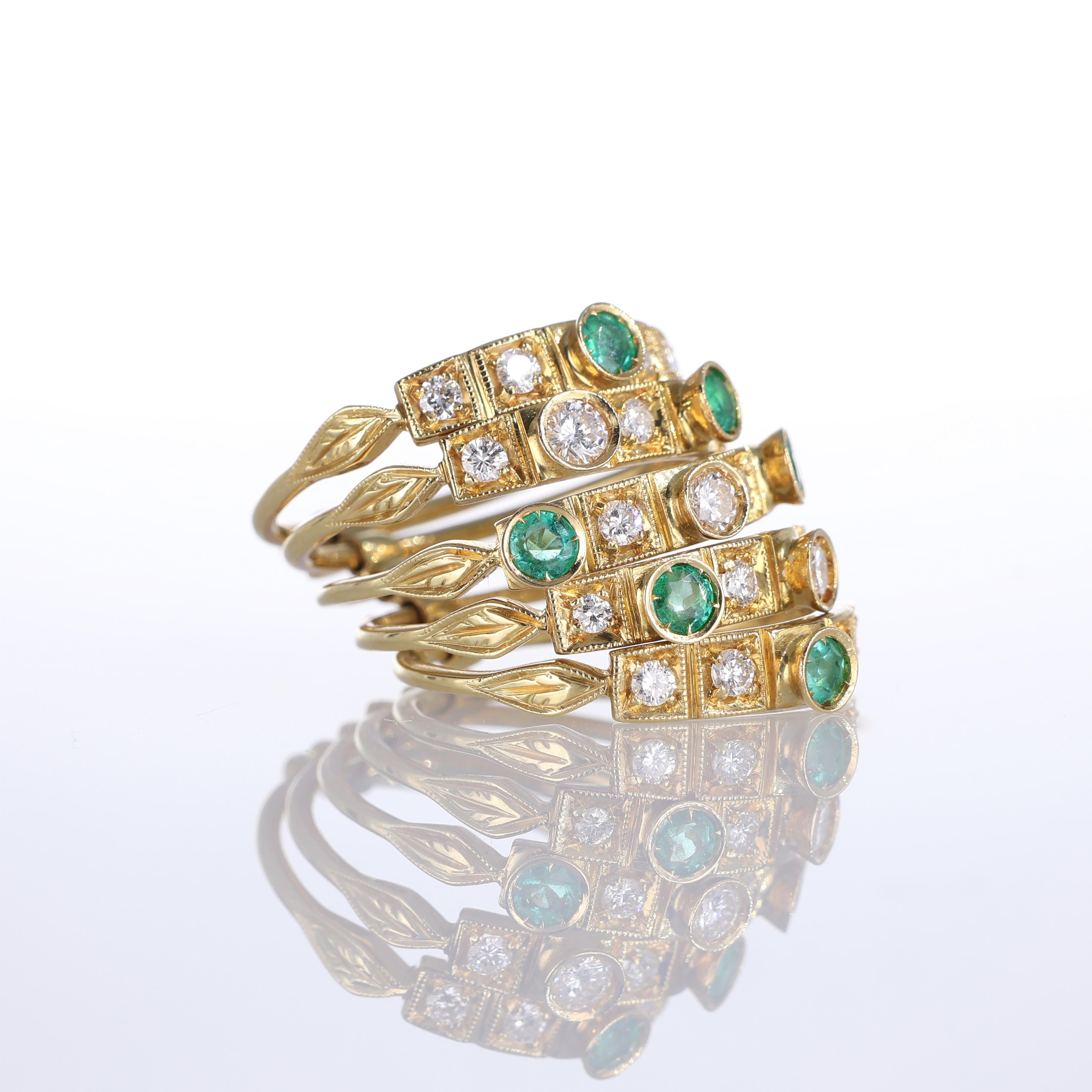 18k Yellow Gold Band Ring with Emeralds and Diamonds, Composed of 5 Stackable Ba In New Condition For Sale In Bergamo, BG