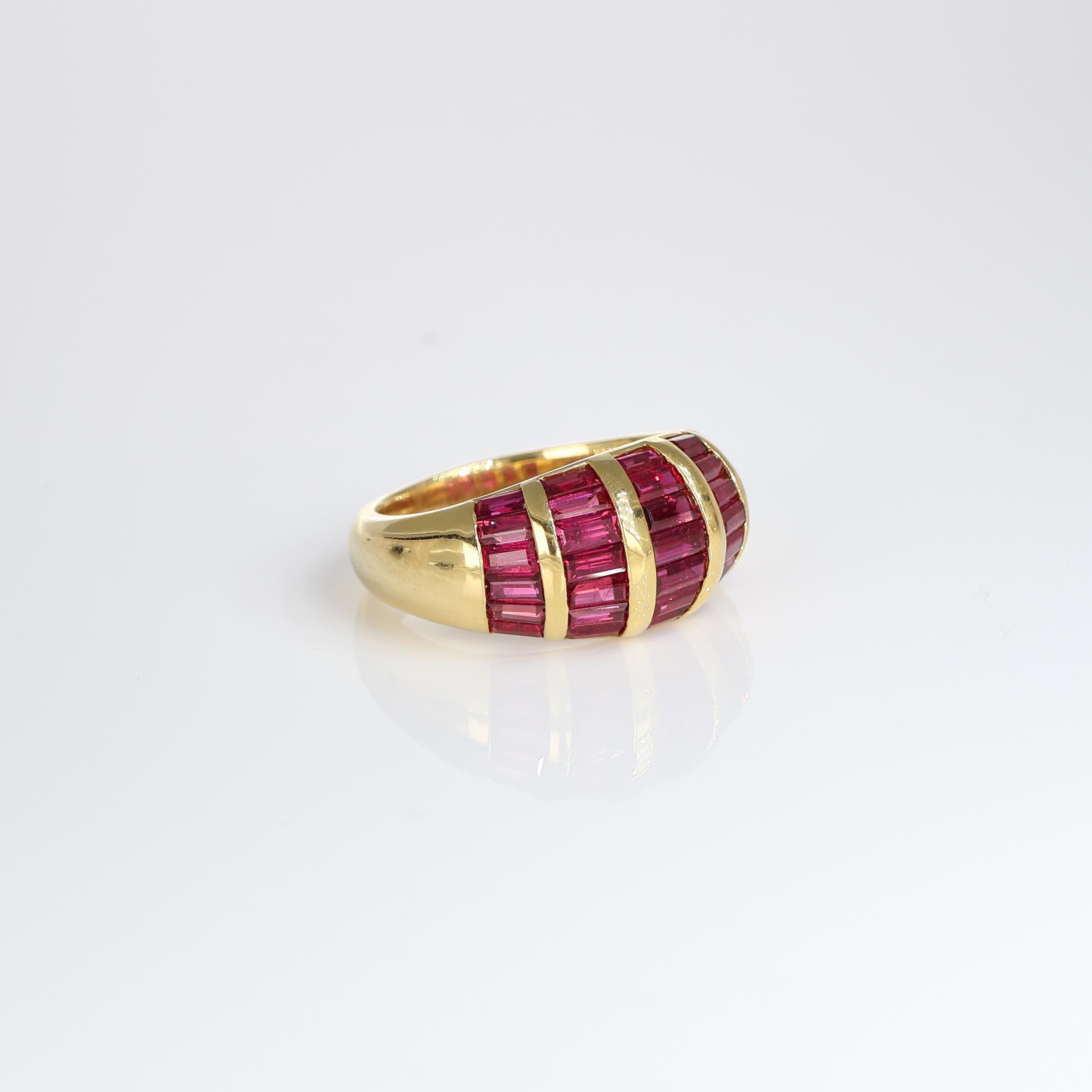 18k Yellow Gold Band Ring with Magic Carré-Cut Rubies 2.96 carat In New Condition For Sale In Bergamo, BG