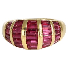 Anillo de oro amarillo de 18 quilates con rubíes talla carré mágicos de 2,96 quilates