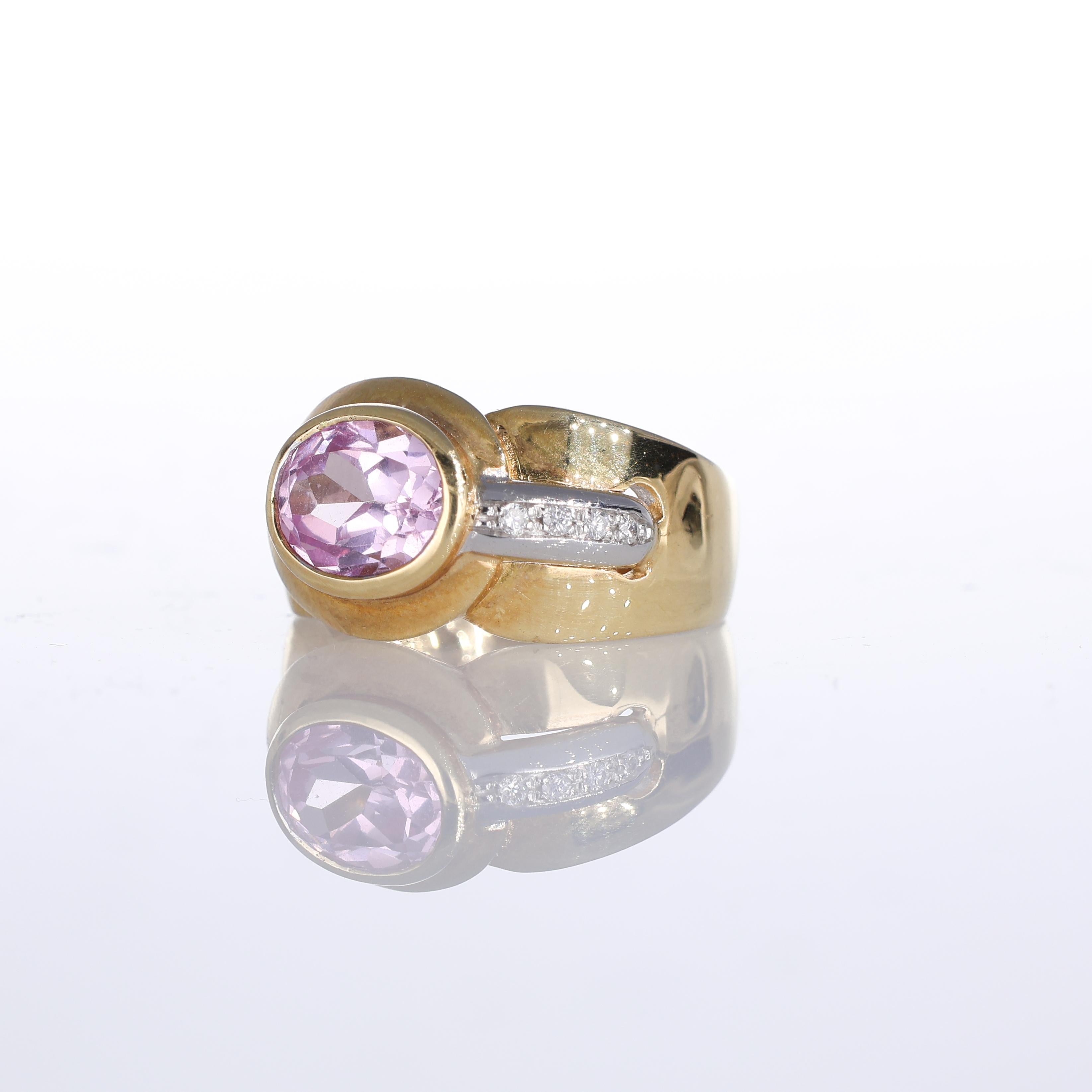 18 Karat Gelbgold Bandring mit rosa Turmalin und Diamanten im Zustand „Neu“ im Angebot in Bergamo, BG