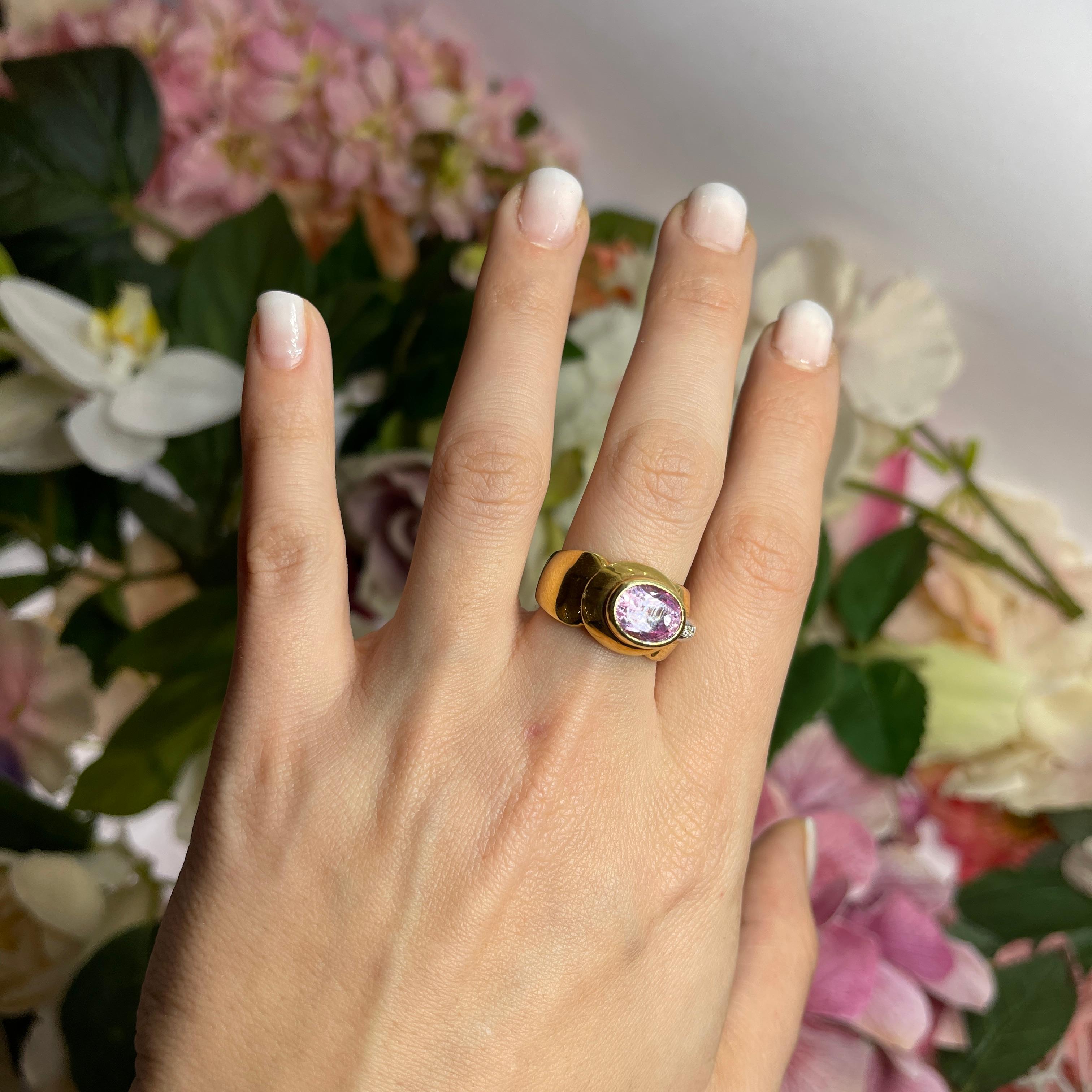 18 Karat Gelbgold Bandring mit rosa Turmalin und Diamanten im Angebot 3