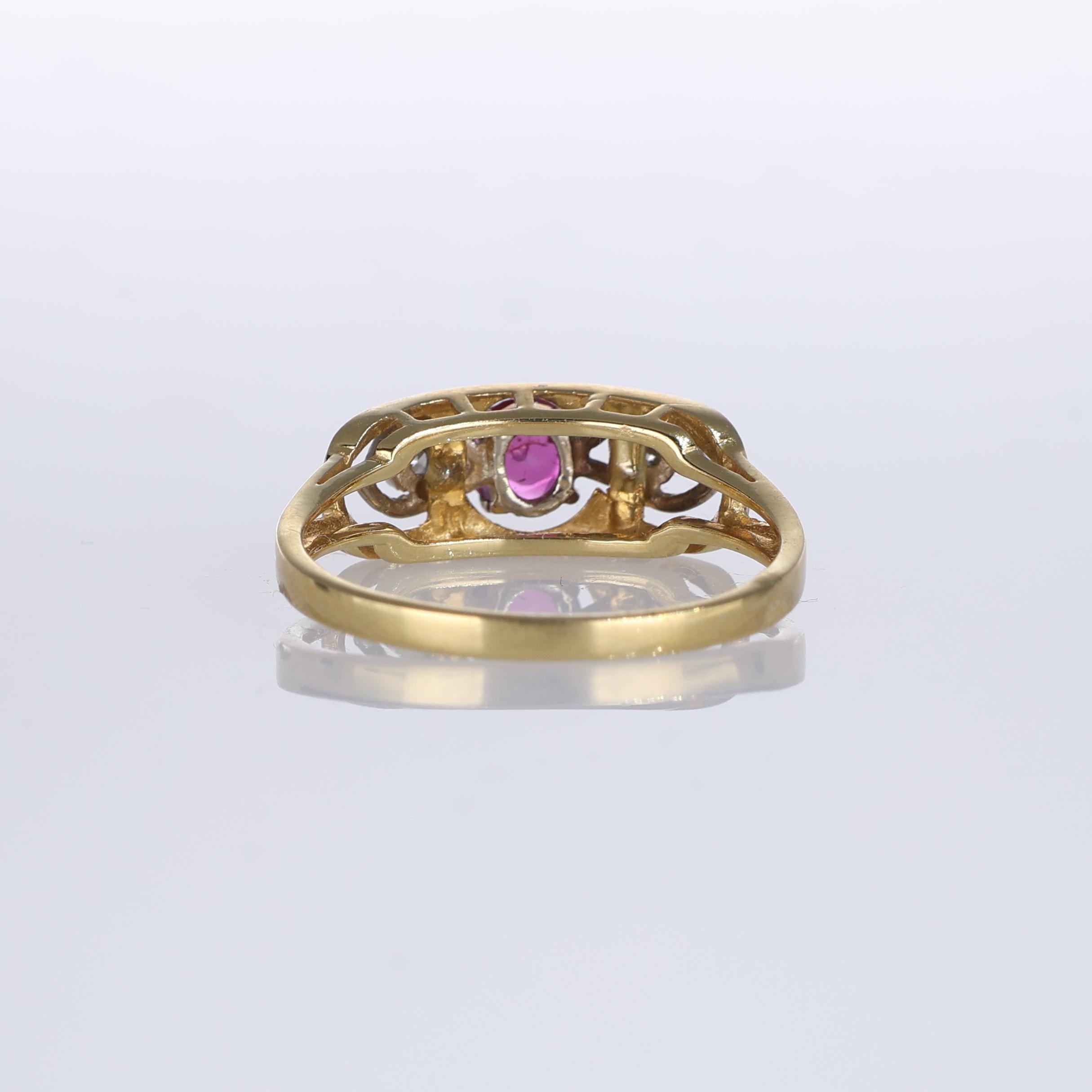Women's or Men's 18K Yellow Gold Band Ring with Ruby and Diamonds For Sale