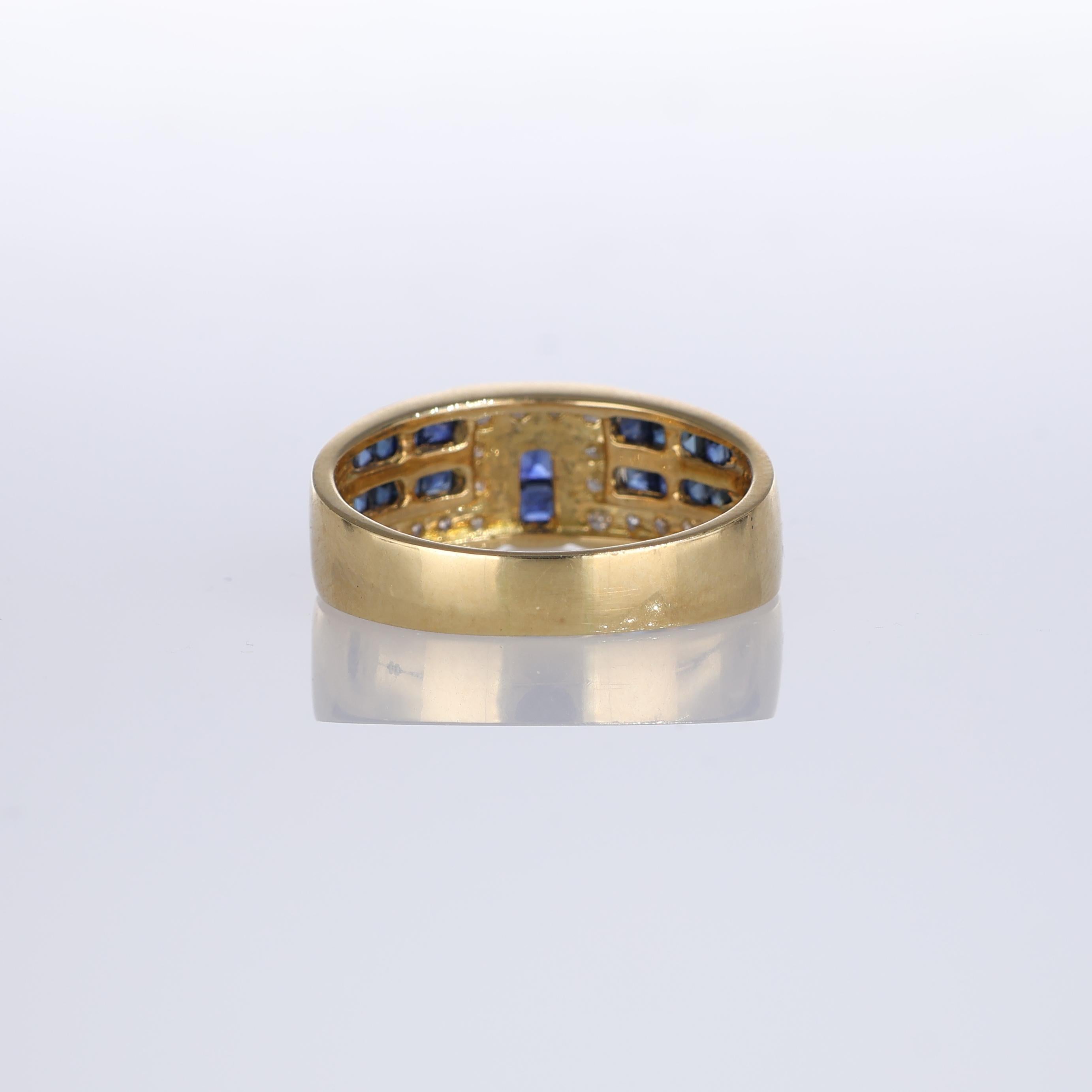 Bague jonc en or jaune 18 carats avec saphirs et diamants Unisexe en vente