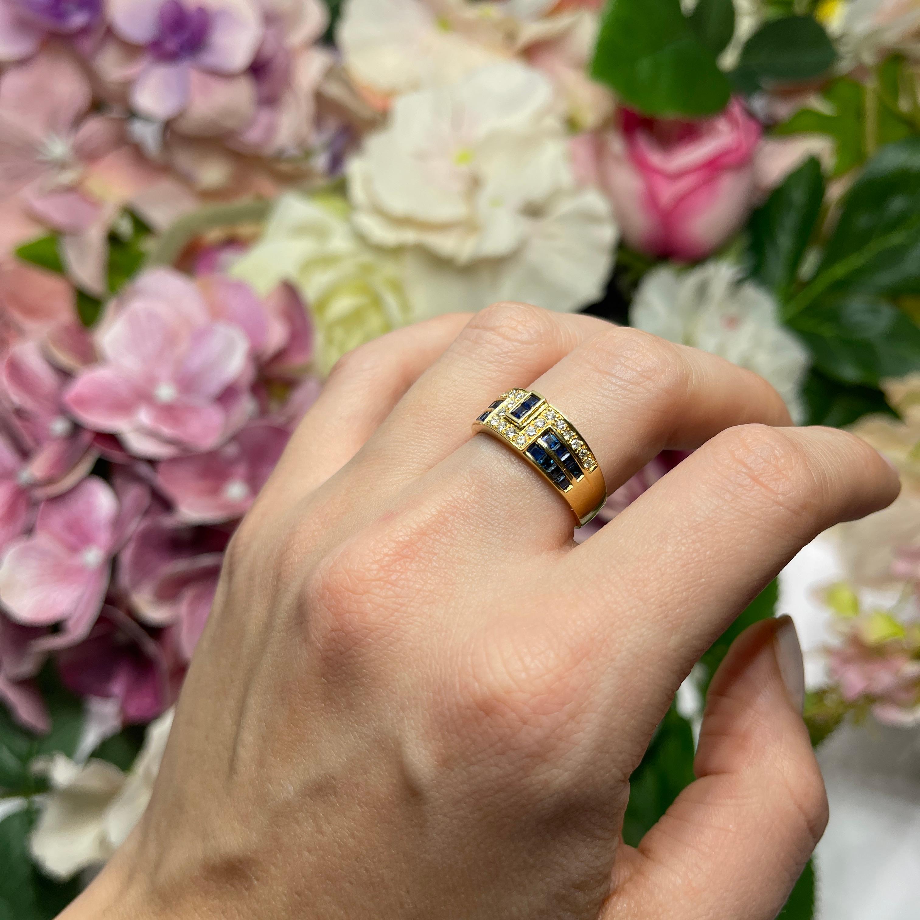 Bague jonc en or jaune 18 carats avec saphirs et diamants en vente 3